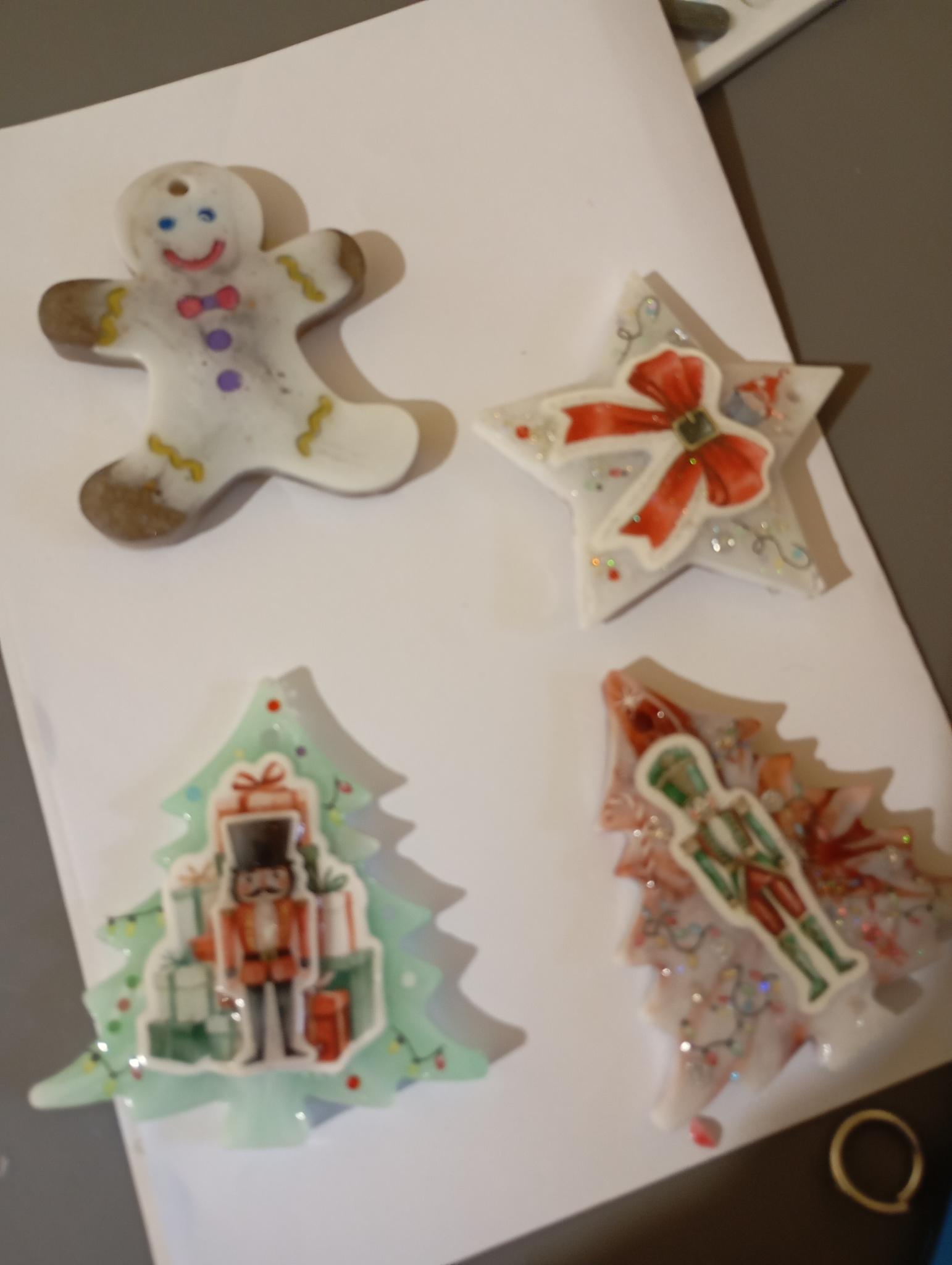 lot de 4 Décorations de Noël en résine 