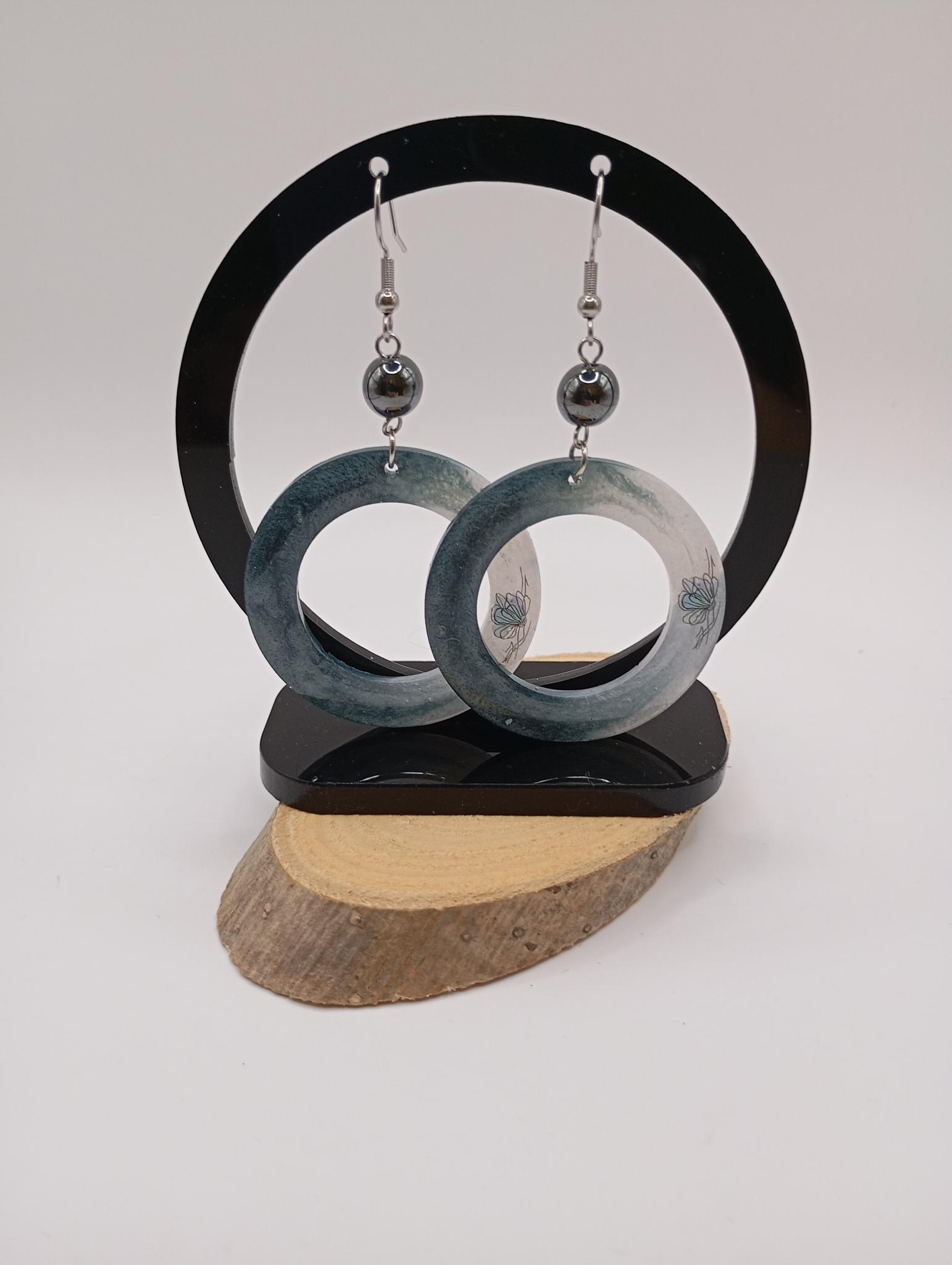 Boucles d'oreilles rondes en résine