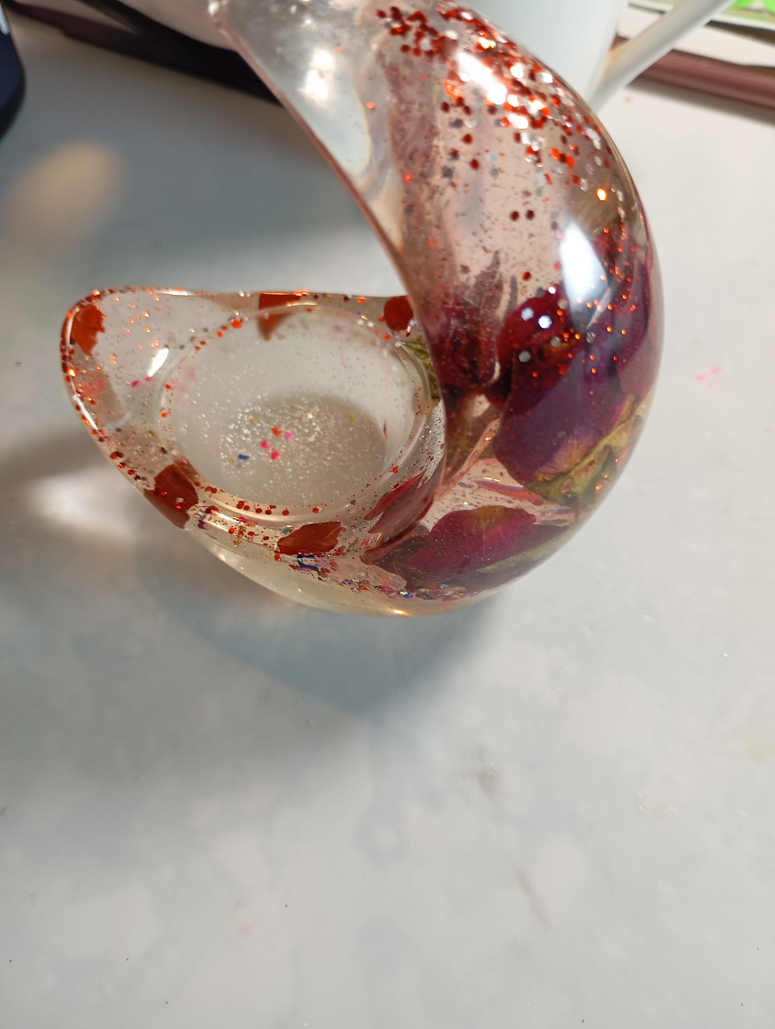 Porte-bougie en résine en forme de croissant