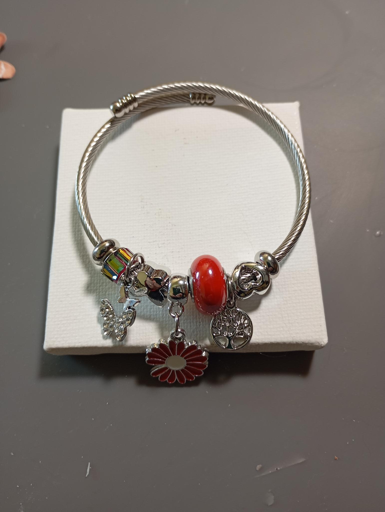 Bracelet à breloques argenté