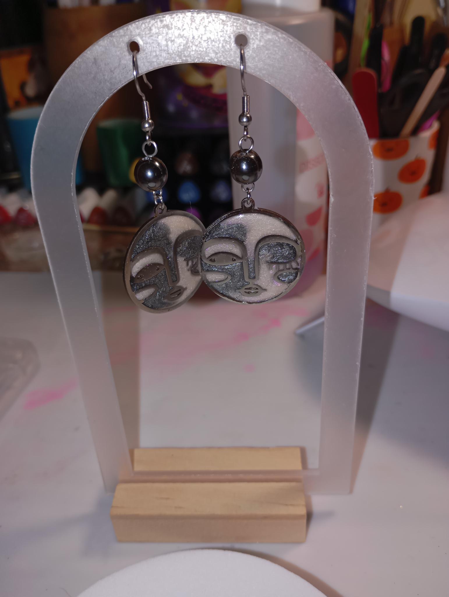 Boucles d'oreilles visage artistique