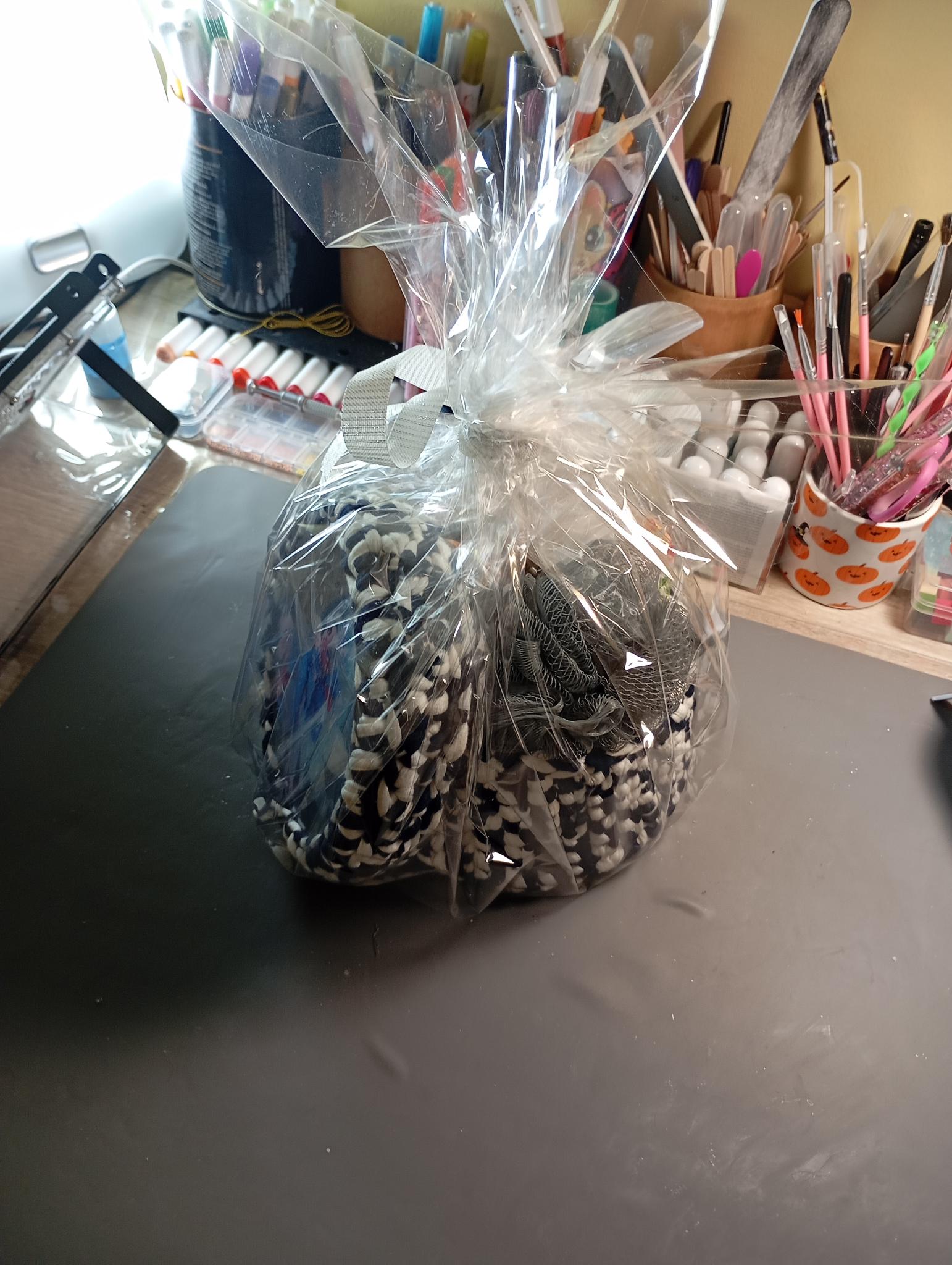 Panier cadeau tricoté