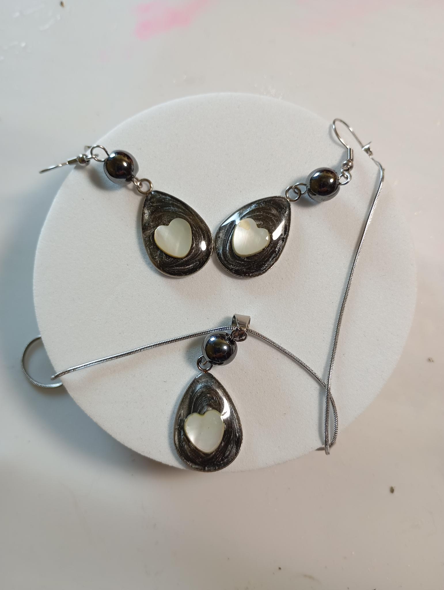 Parure de bijoux goutte à cœur