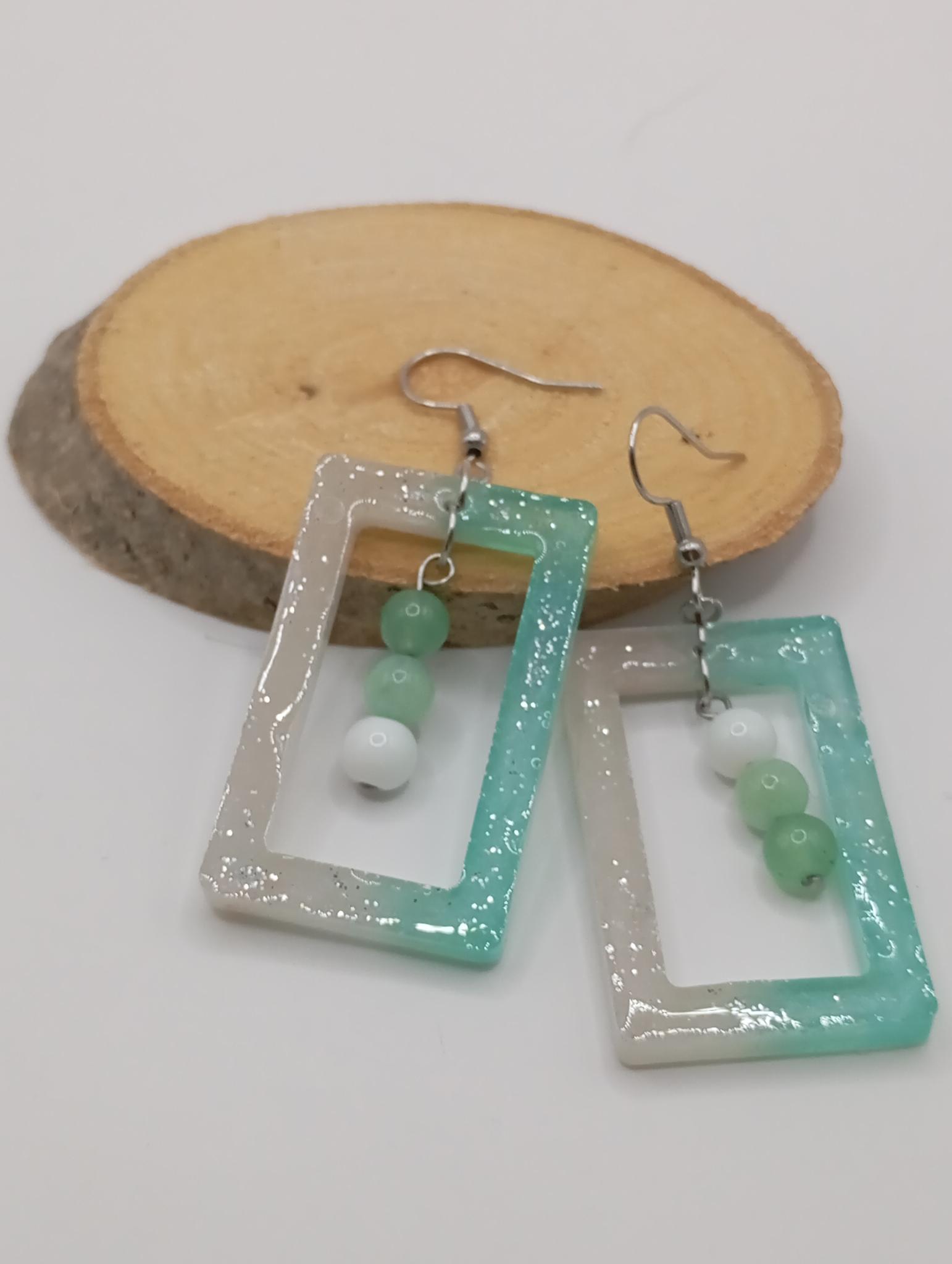 Boucles d'oreilles rectangulaires en résine