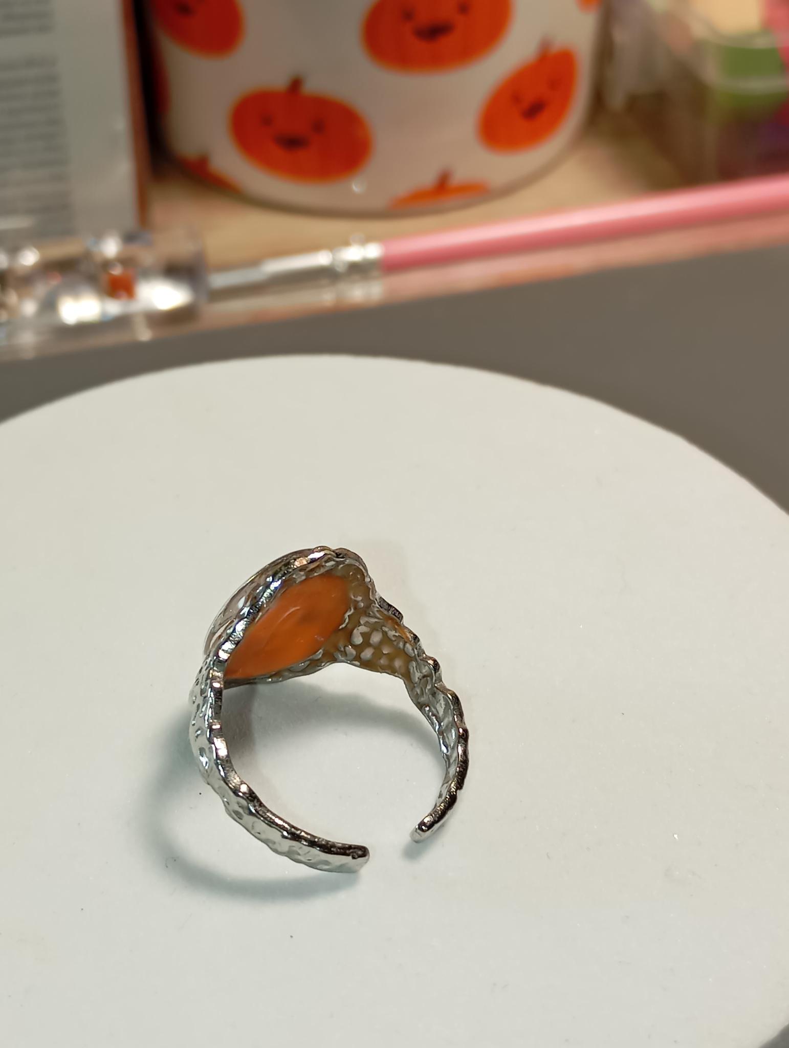 Bague artisanale en résine
