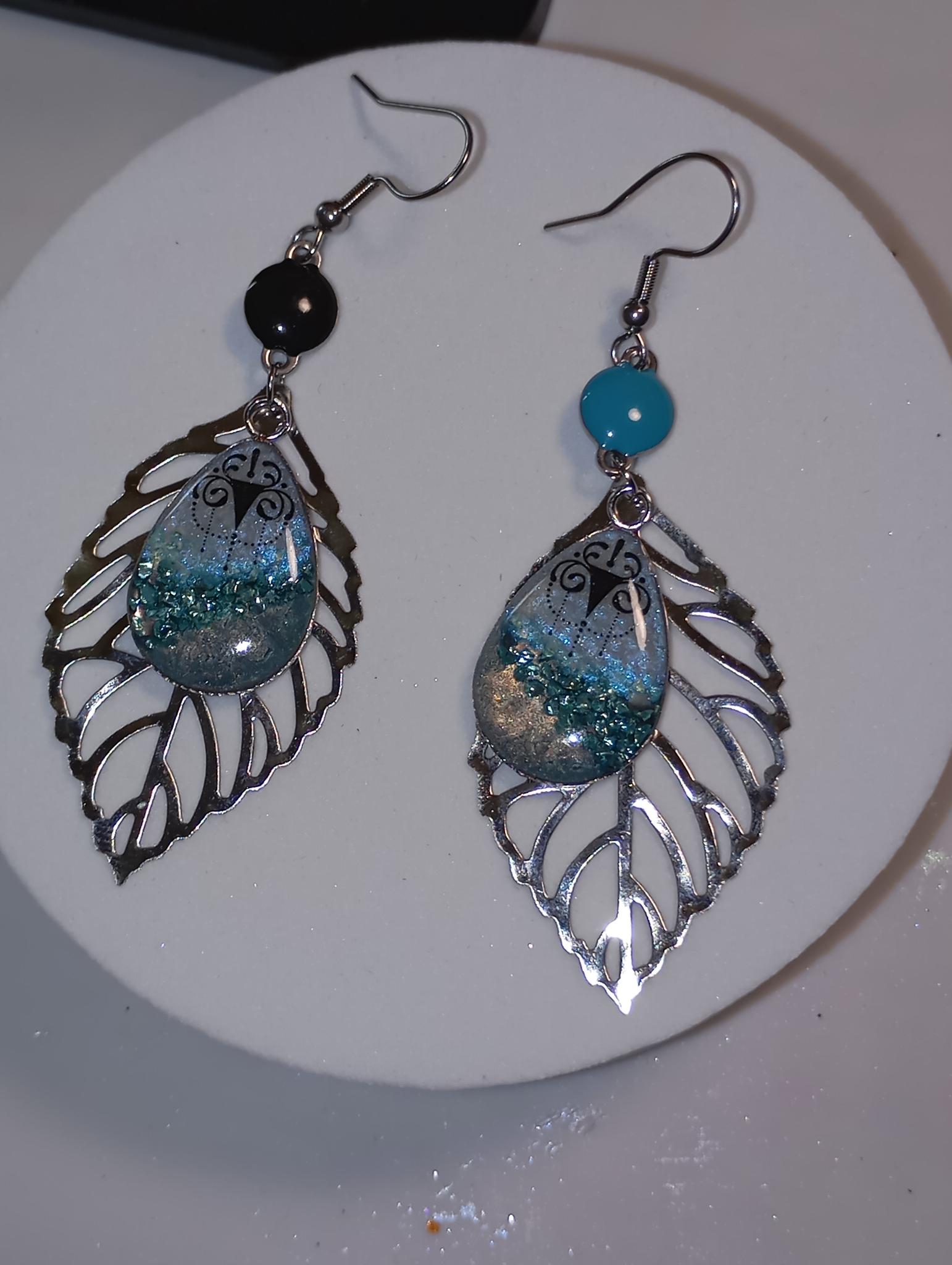 Boucles d'oreilles artisanales en forme de feuille