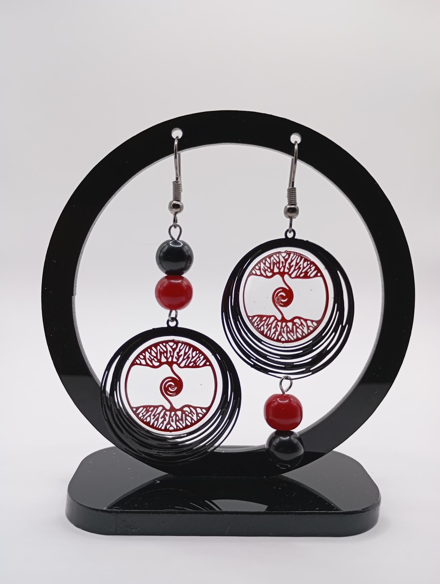 Boucle d’oreille Livia artisanale rouge et noire