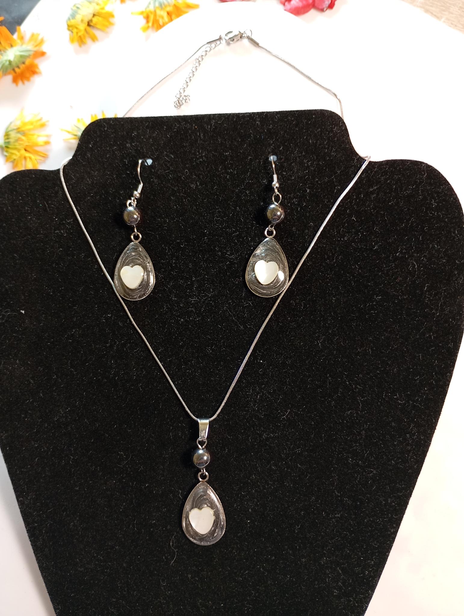 Parure de bijoux goutte à cœur