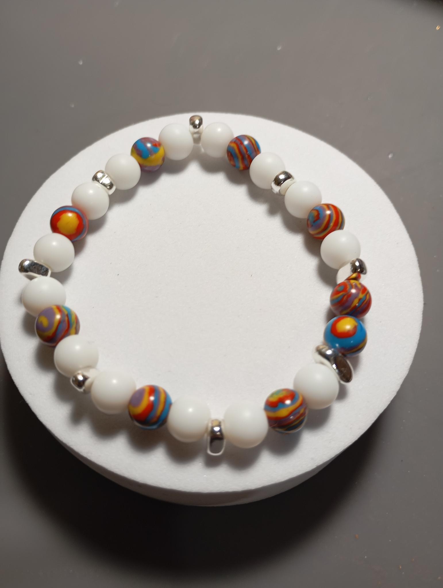 Bracelet à perles colorées