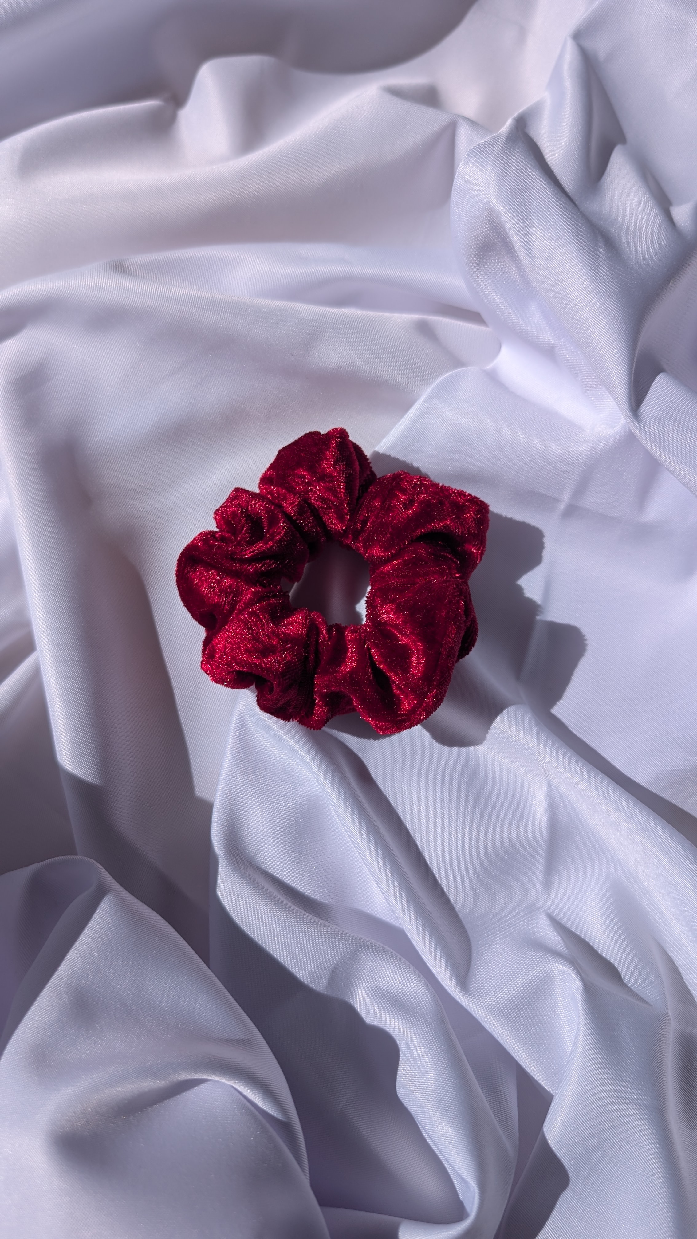 "Queenly" velour-scrunchies