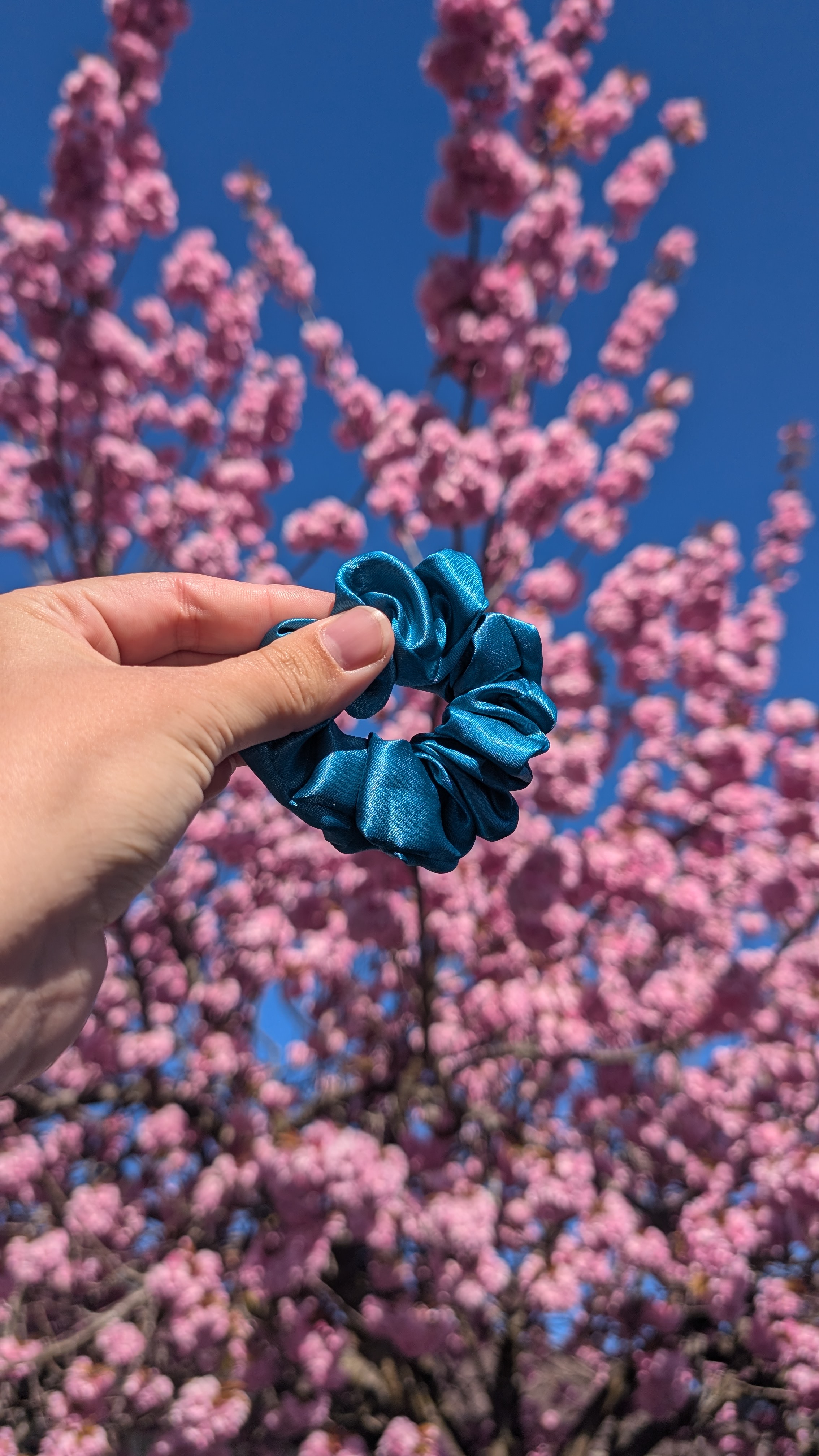 Scrunchie – Teal (mørk blågrønn)