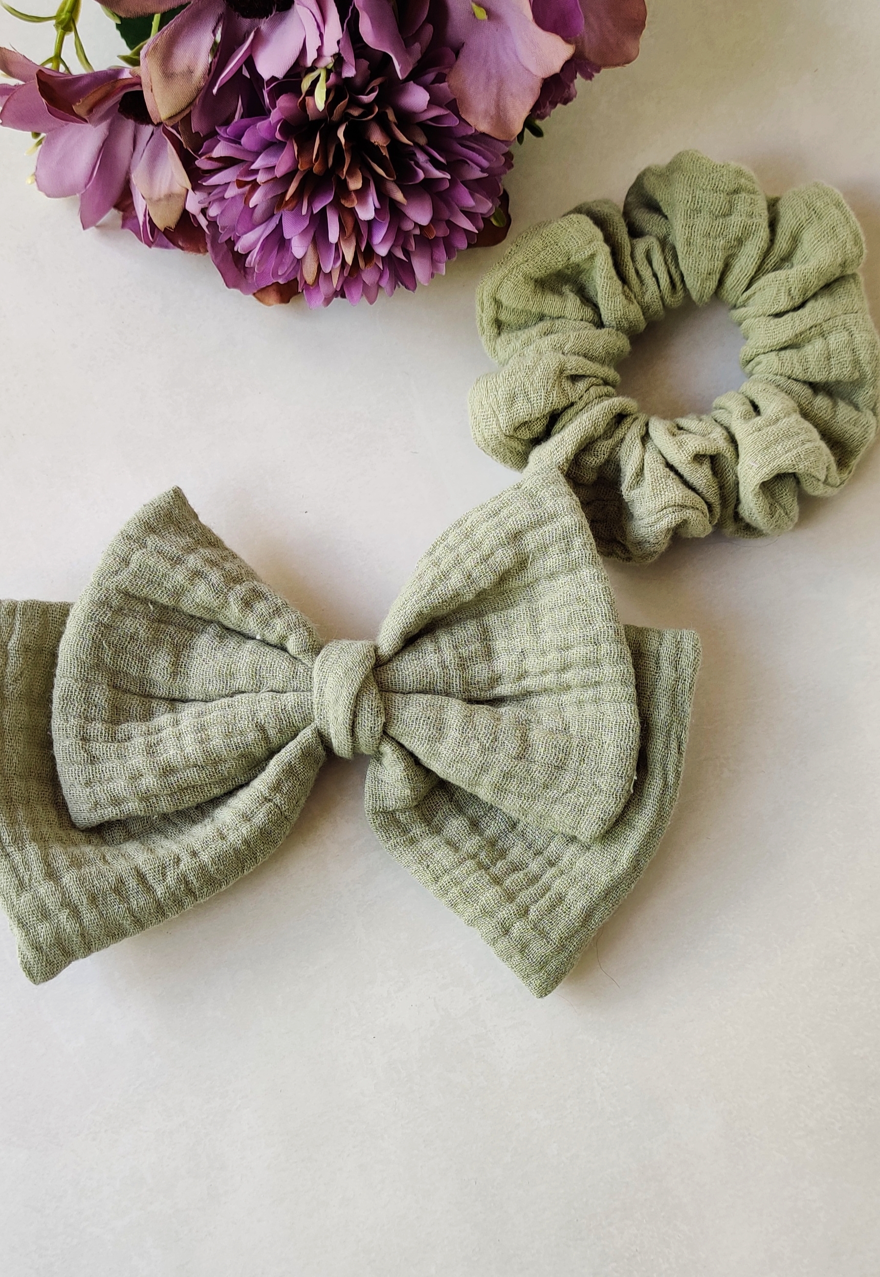 Sett: Hårstrikker i bomull og sløyfespenn