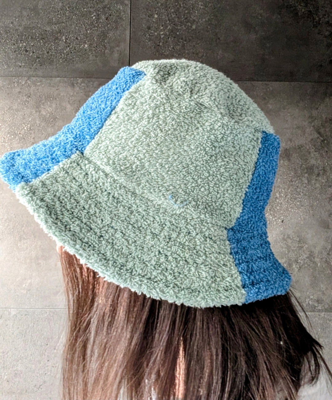 Håndlagde bucket hat