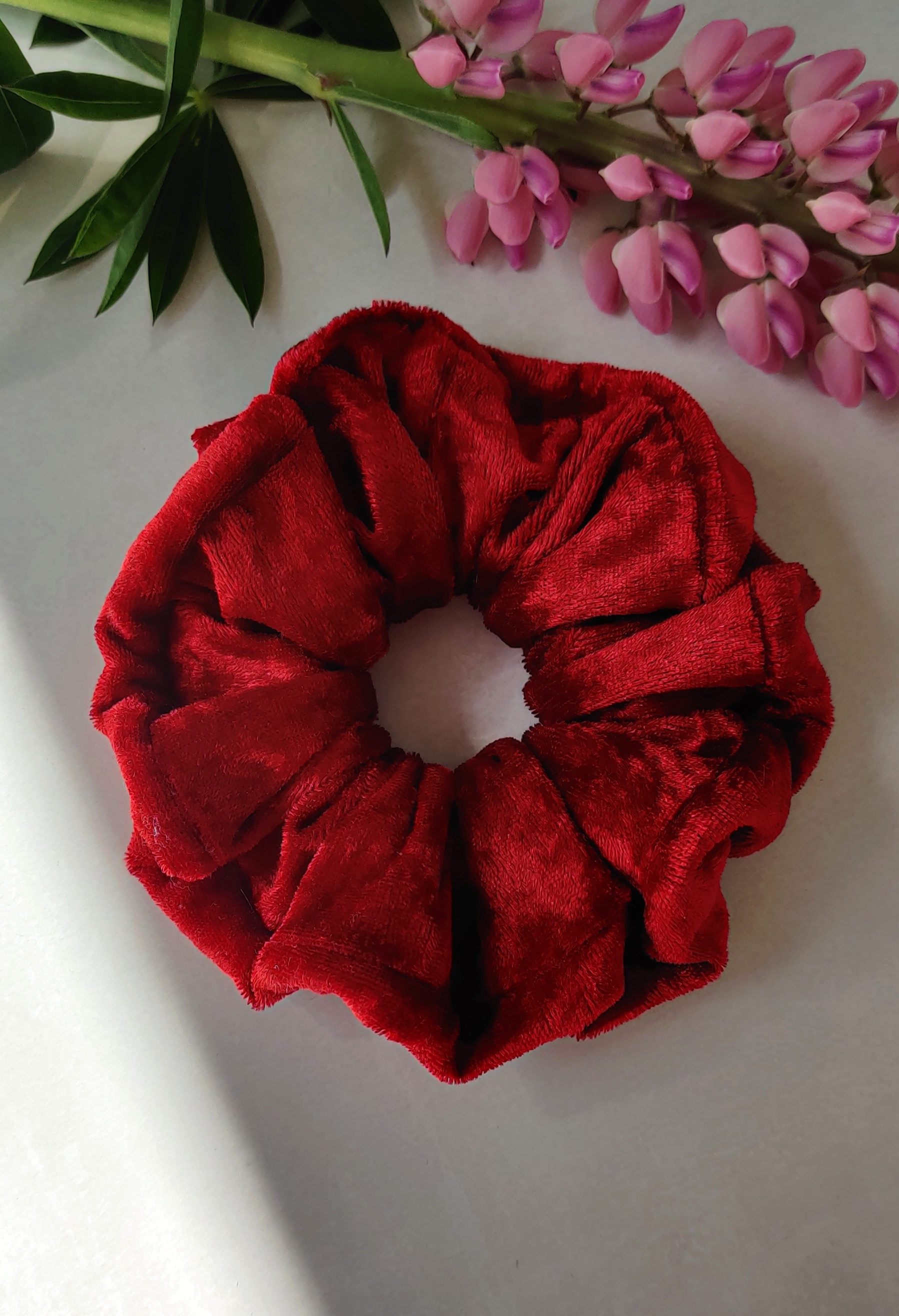 "Queenly" velour-scrunchies