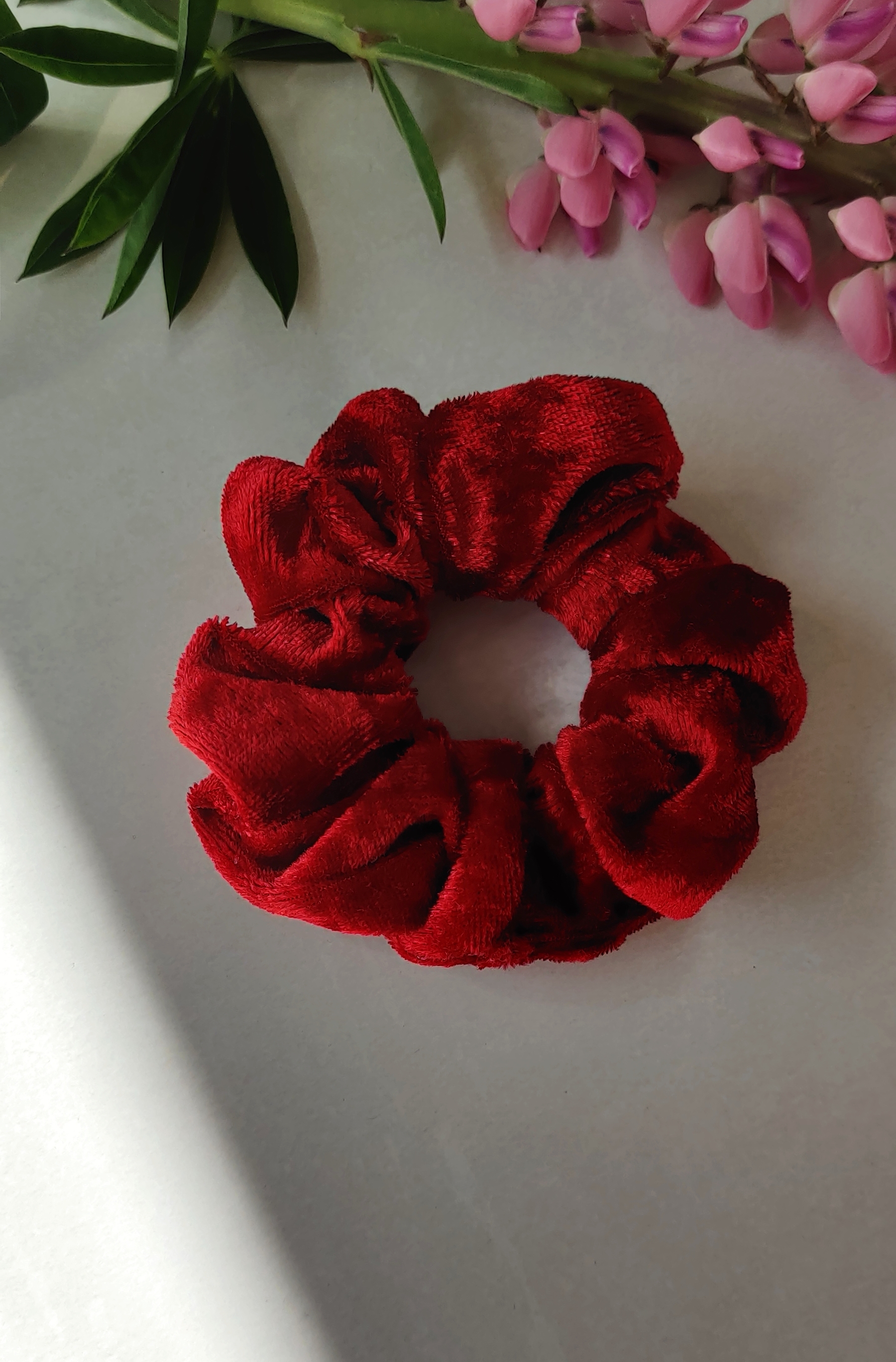 "Queenly" velour-scrunchies