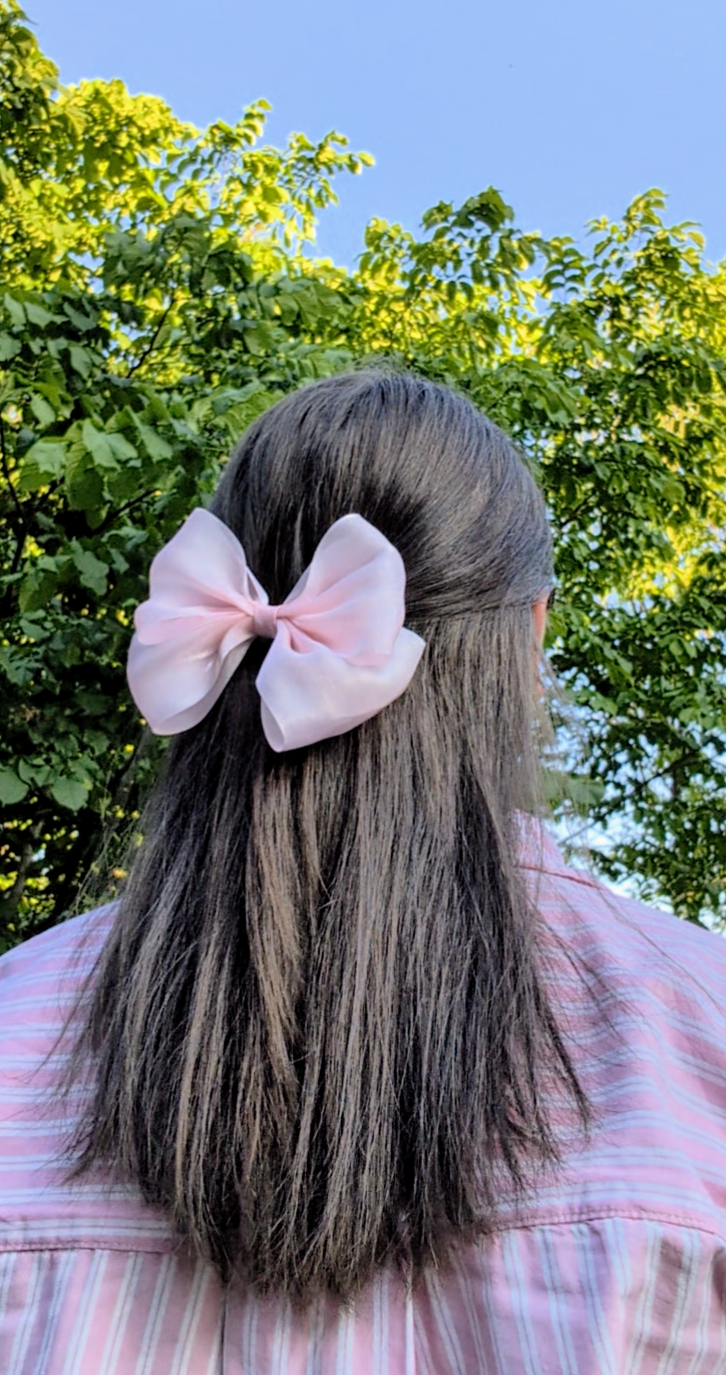 Hårspenne med sløyfe