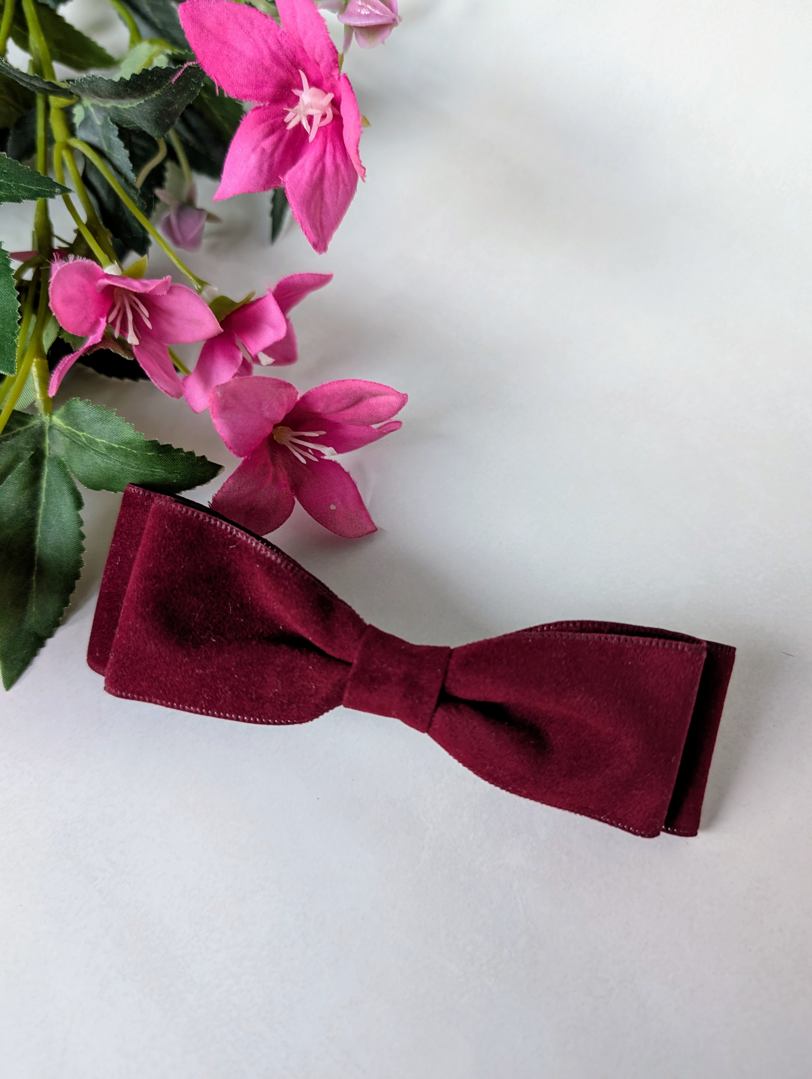 Hårspenne med sløyfe