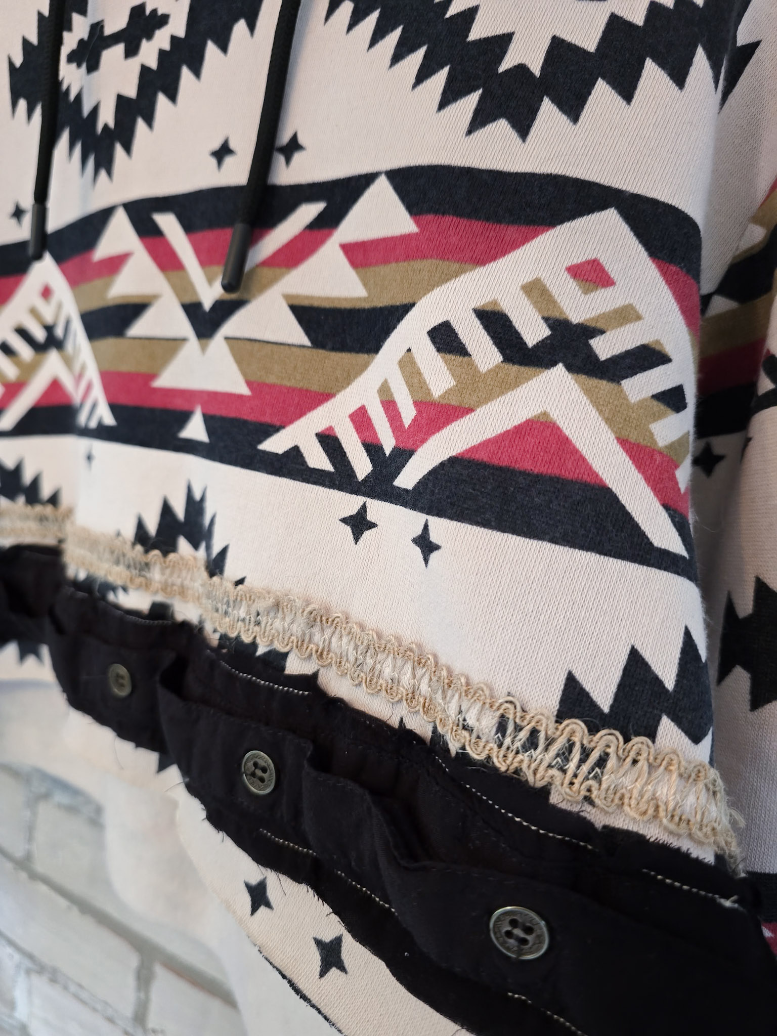 Geometric Print Crop Hoodie