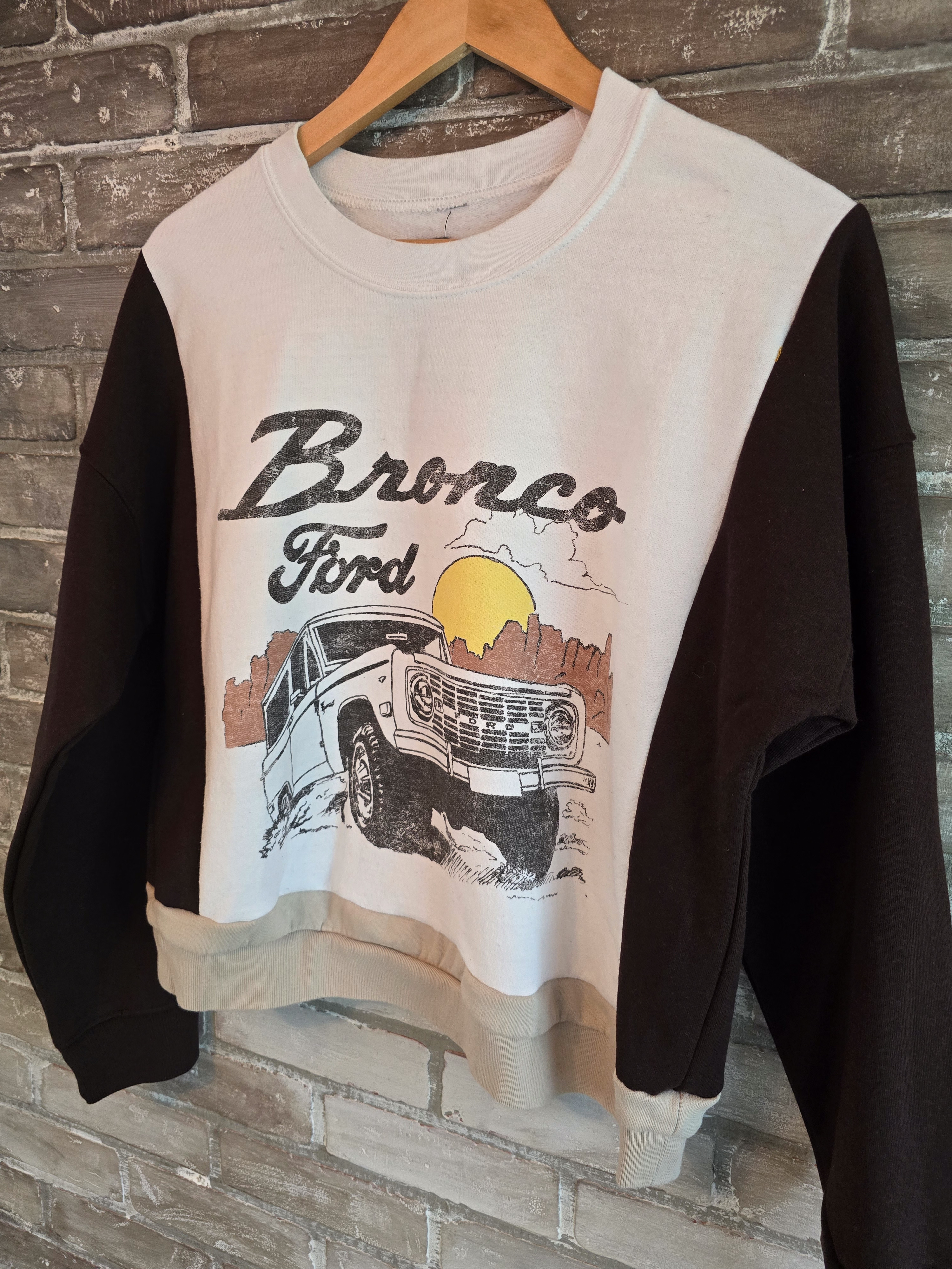 Ford Bronco Retro Sweatshirt