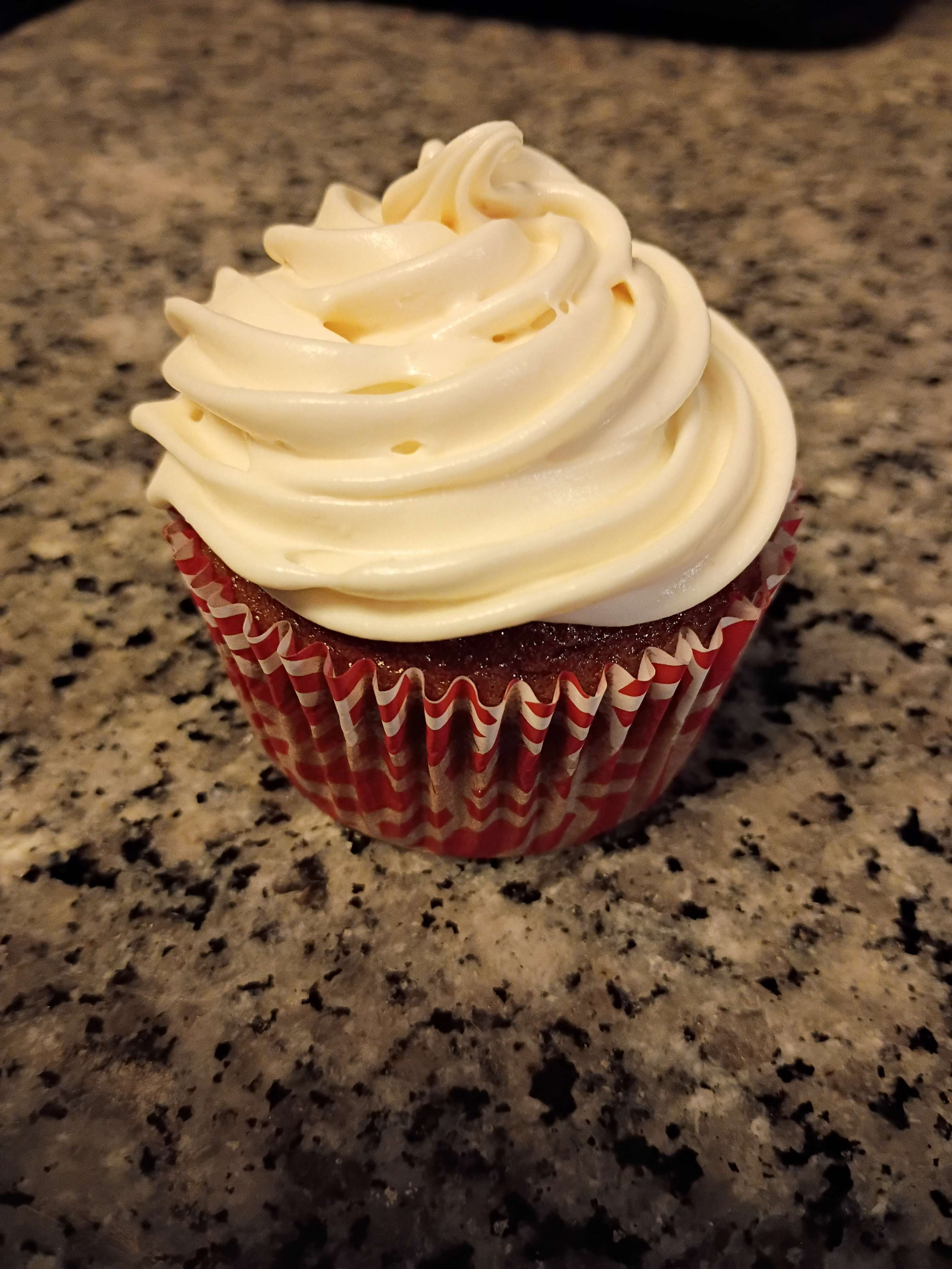 Red Velvet Cupcakes (6)