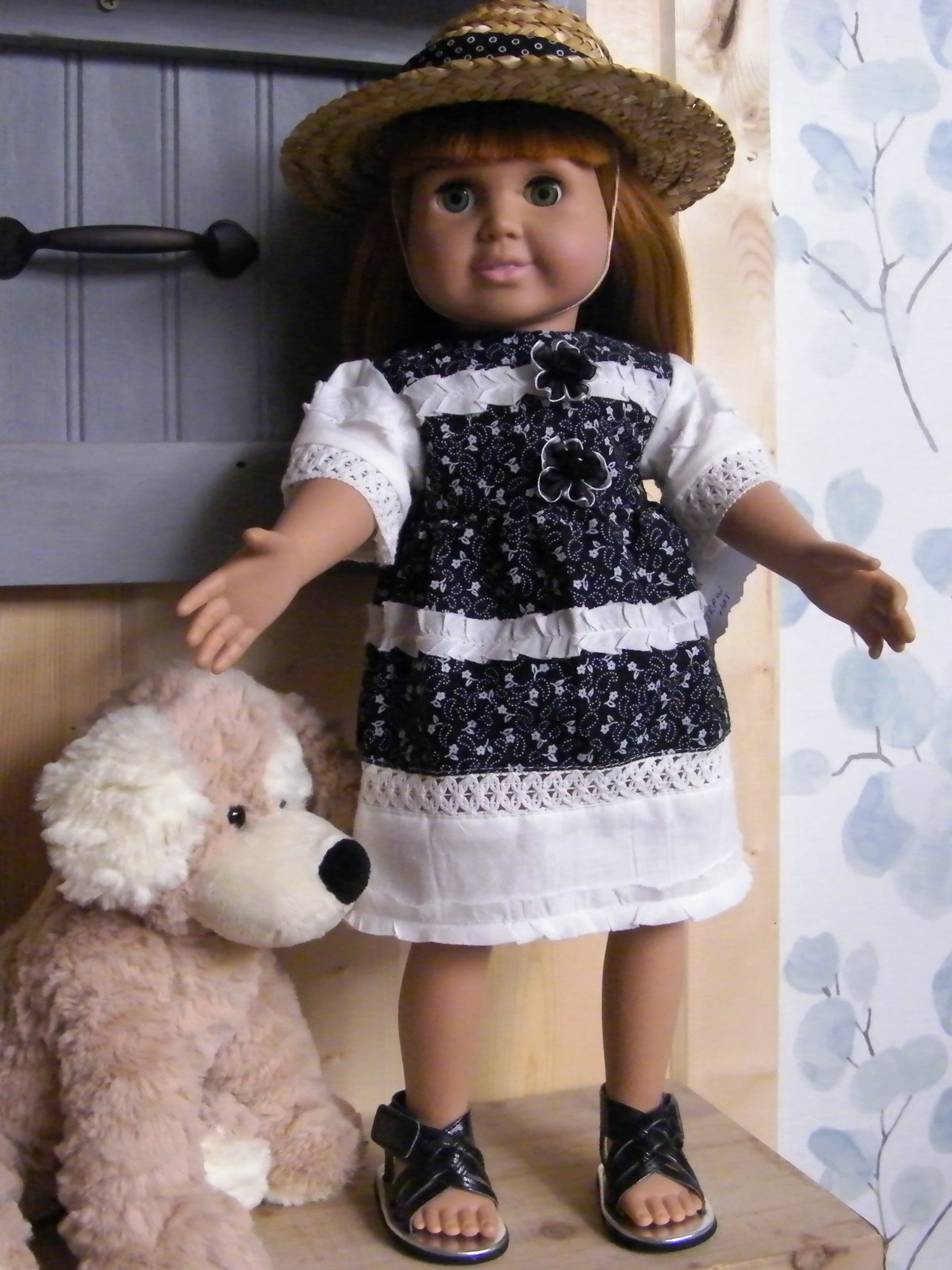 BLACK WHITE SUMMER DRESS WITH HAT