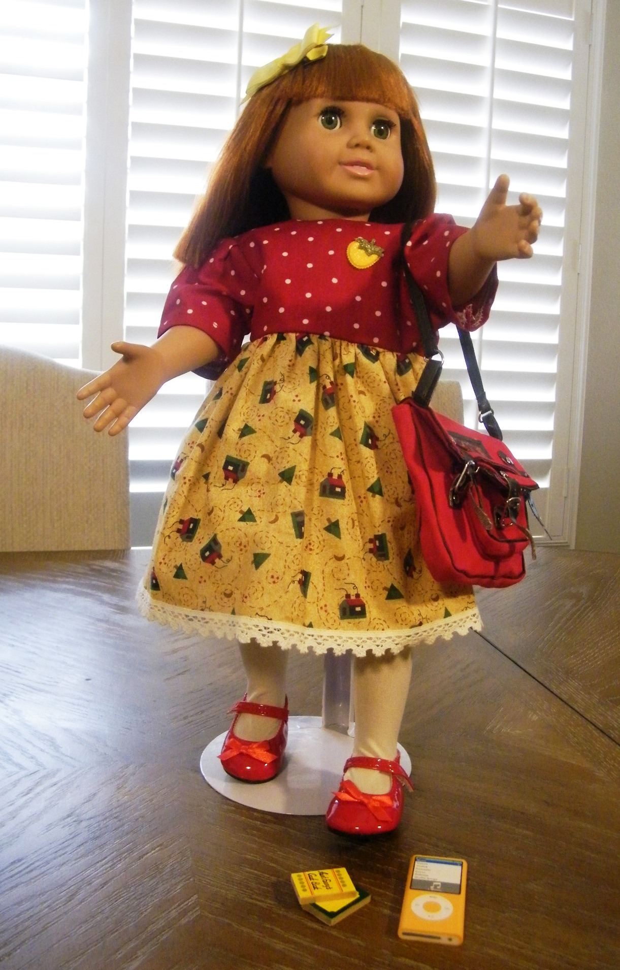 RED SCHOOL DRESS\RED SCHOOL BACKPACK