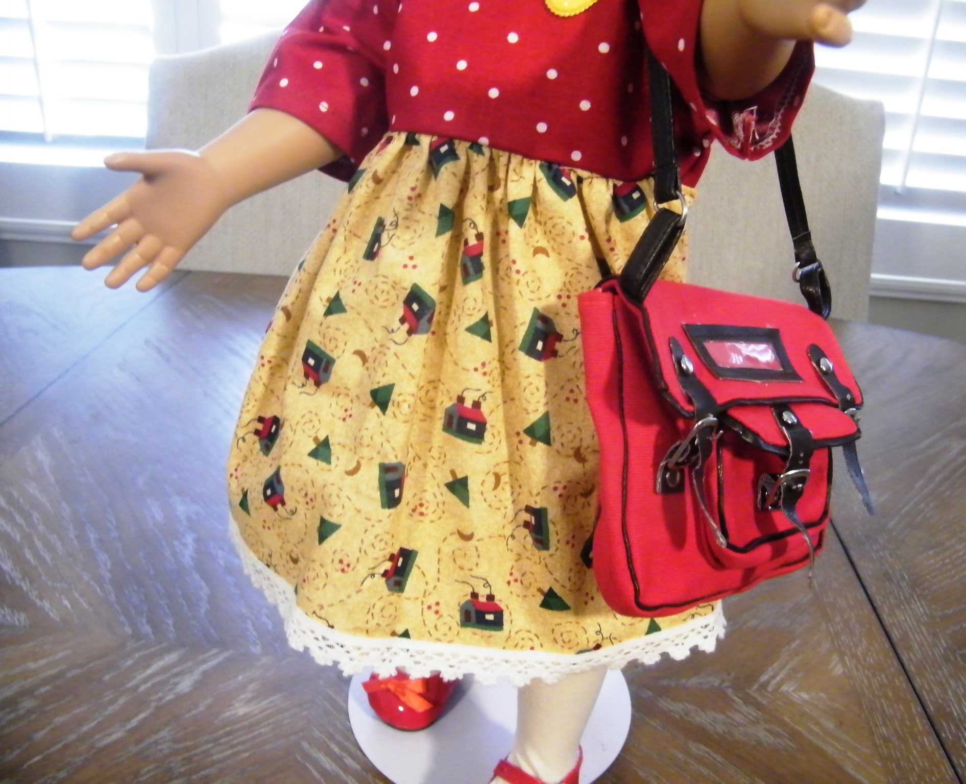 RED SCHOOL DRESS\RED SCHOOL BACKPACK