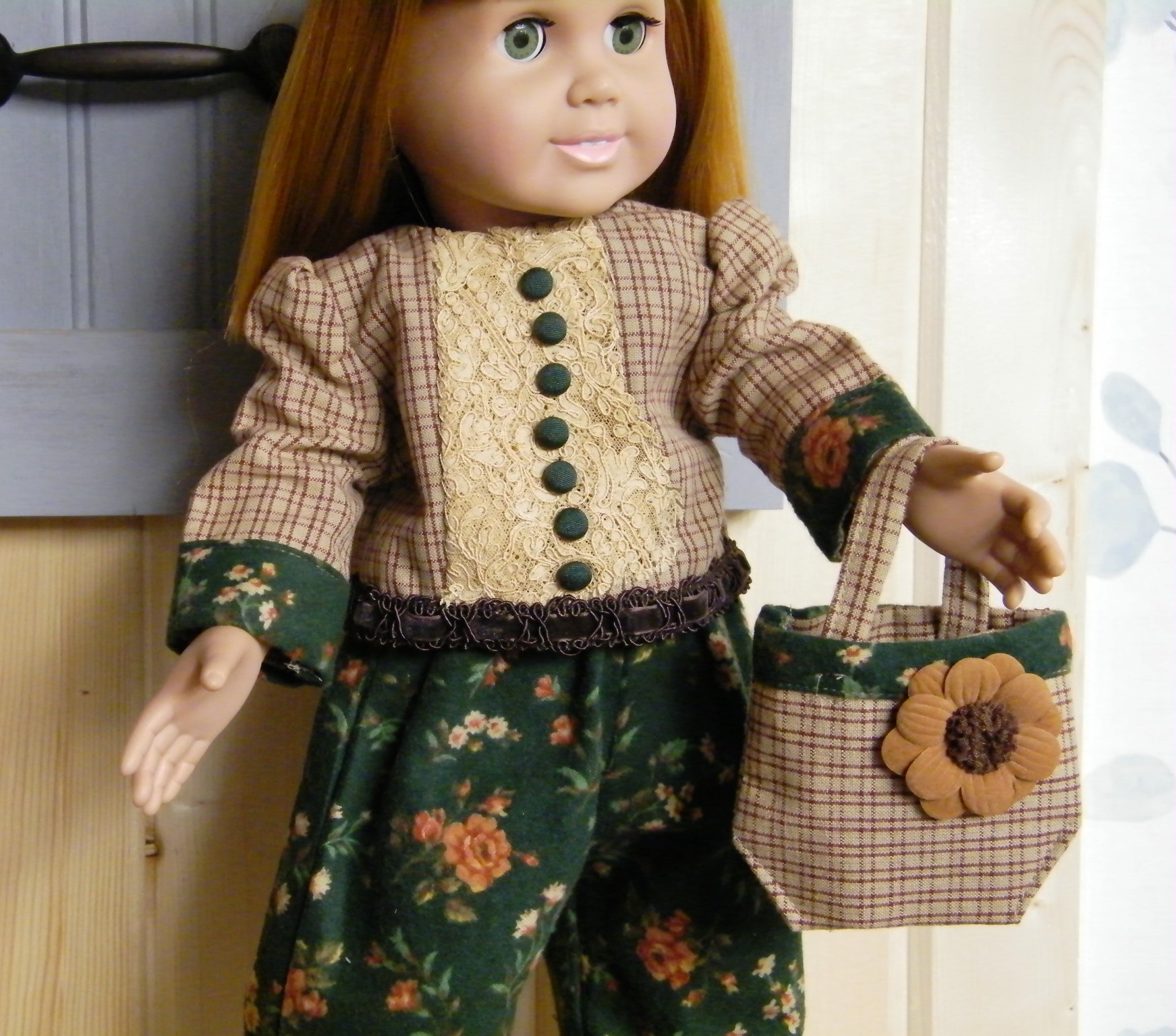 VINTAGE PLAID AND GREEN COUTRE SET