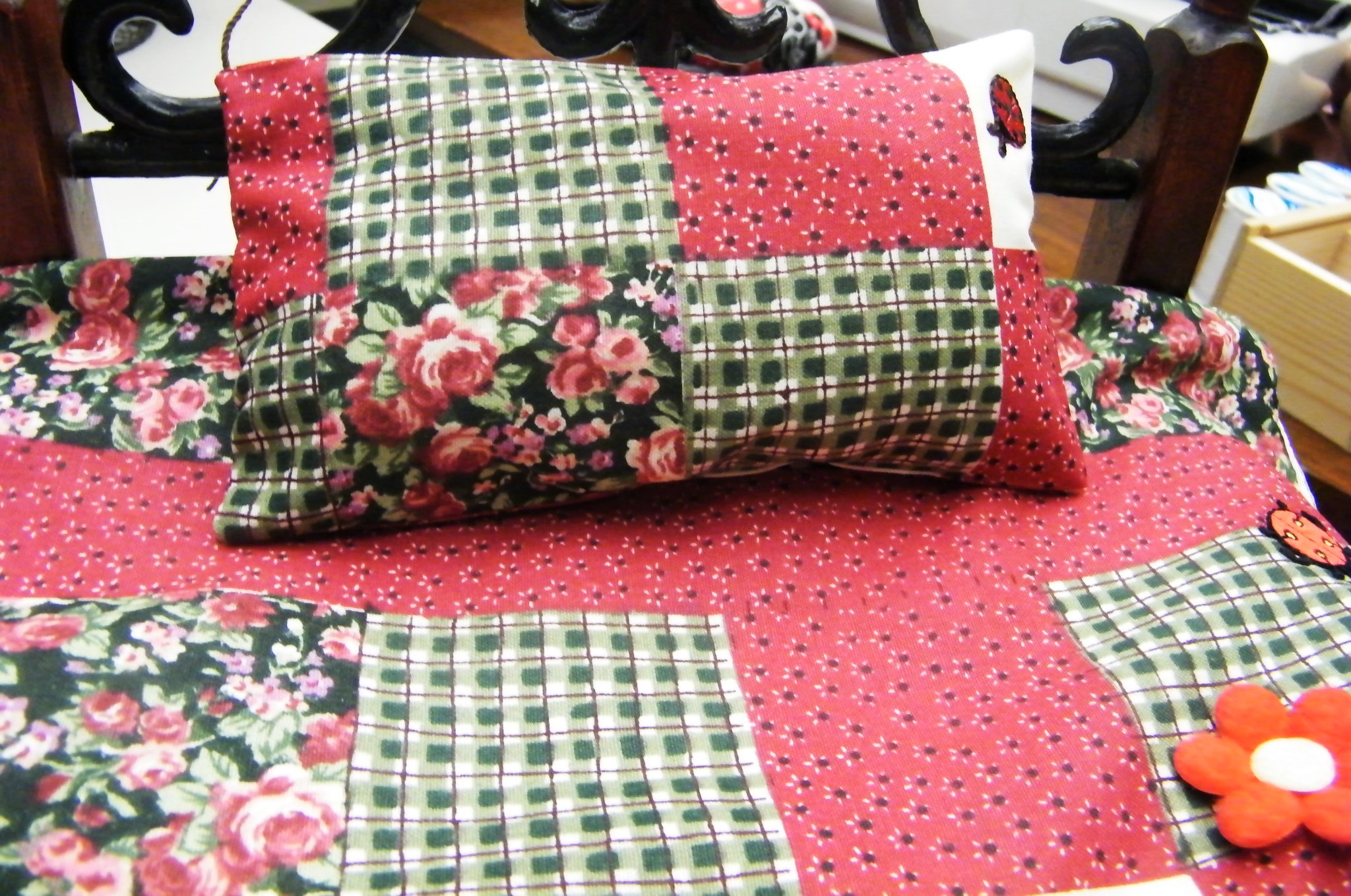PATCHWORK QUILT BEDSPREAD PILLOW