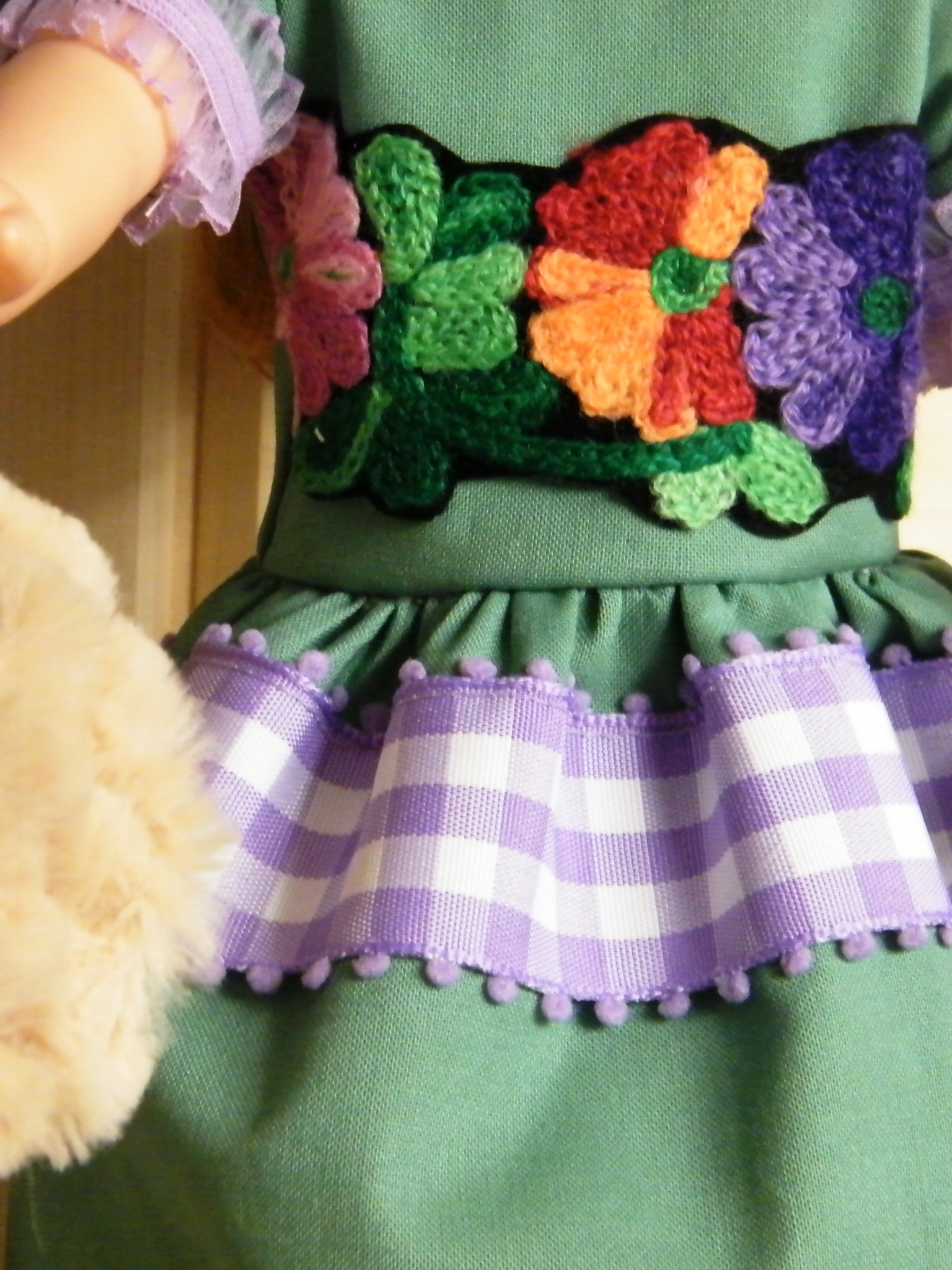 FLORAL EMBROIDERED GREEN SUMMER DRESS