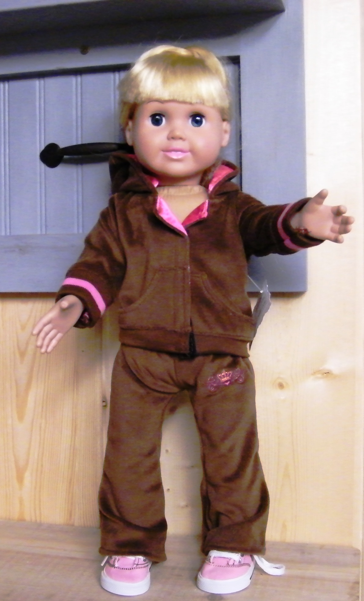BROWN VELVET WARM UP SET