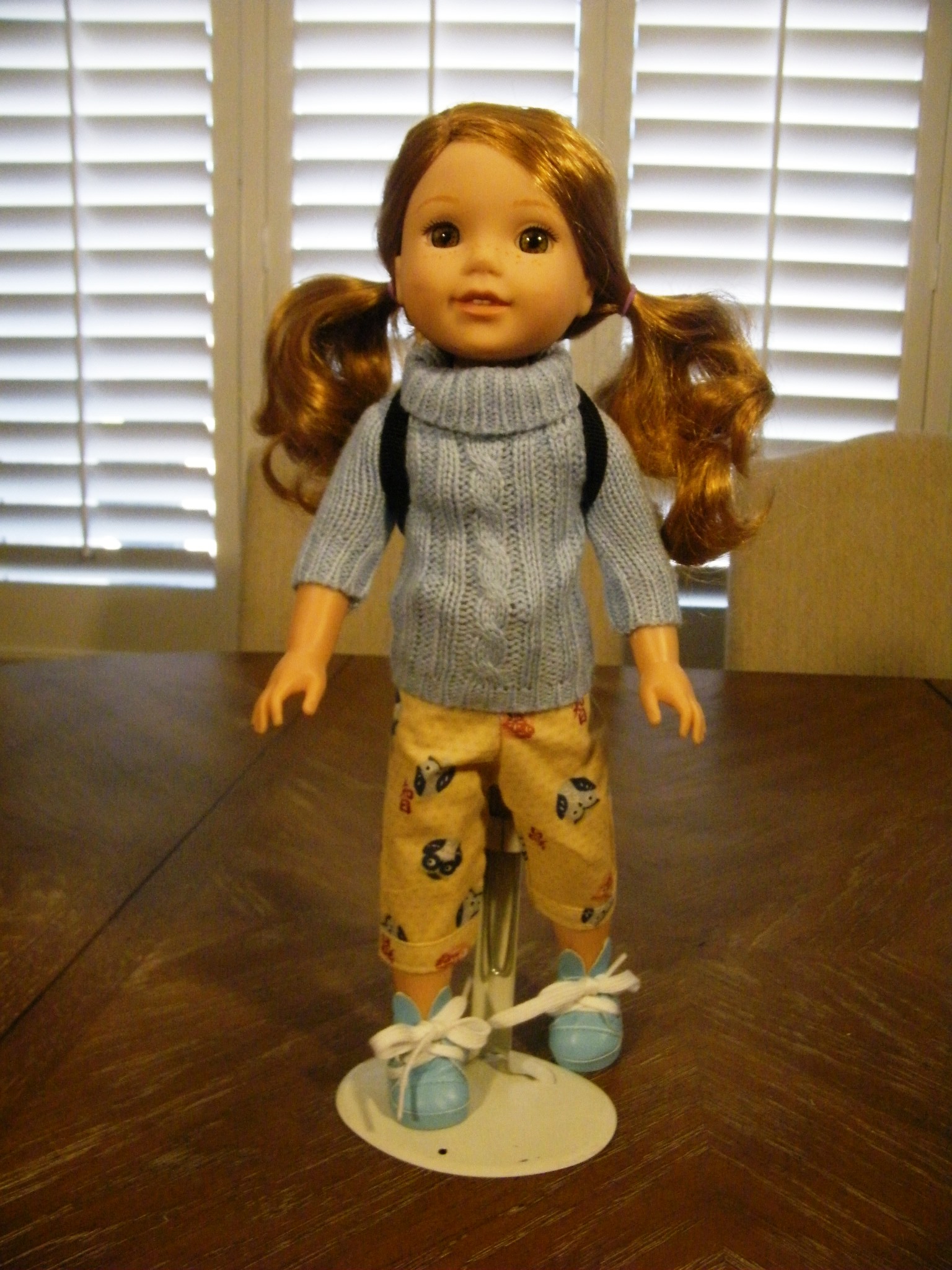 BLUE CABLE KNIT SWEATER /BUNNY TENNIES