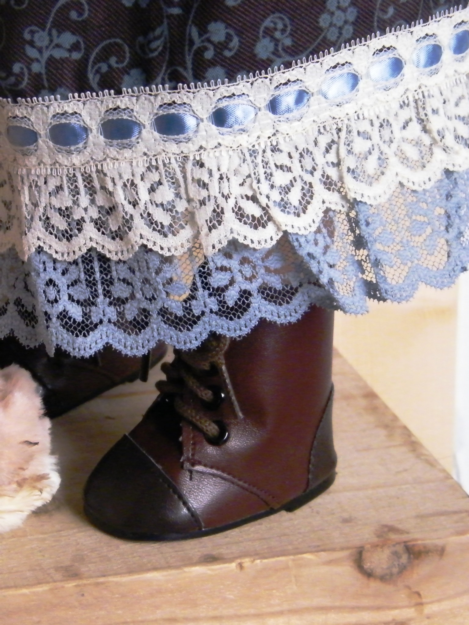 VICTORIAN TEAL BROWN TWO PIECE SET