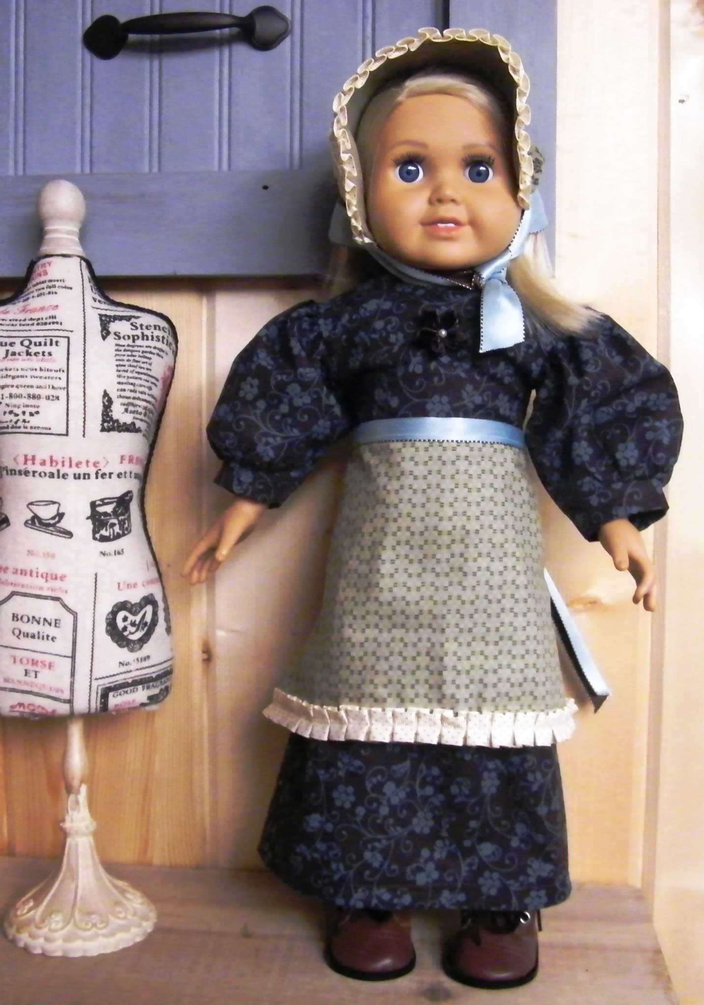 VICTORIAN THREE PEICE W/BONNET