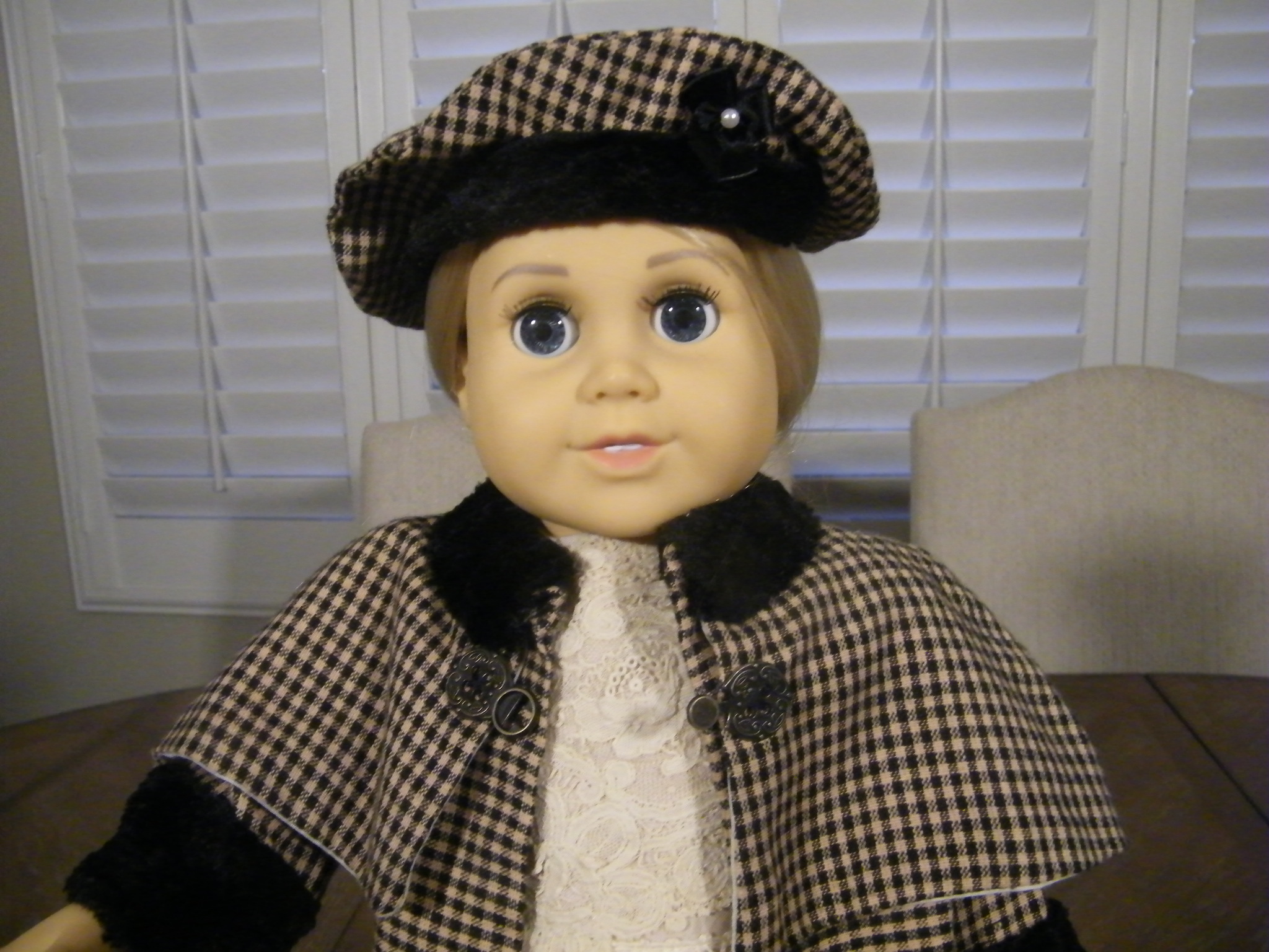 BLACK AND BEIGE PLAID VICTORIAN PANT SET/DOG 