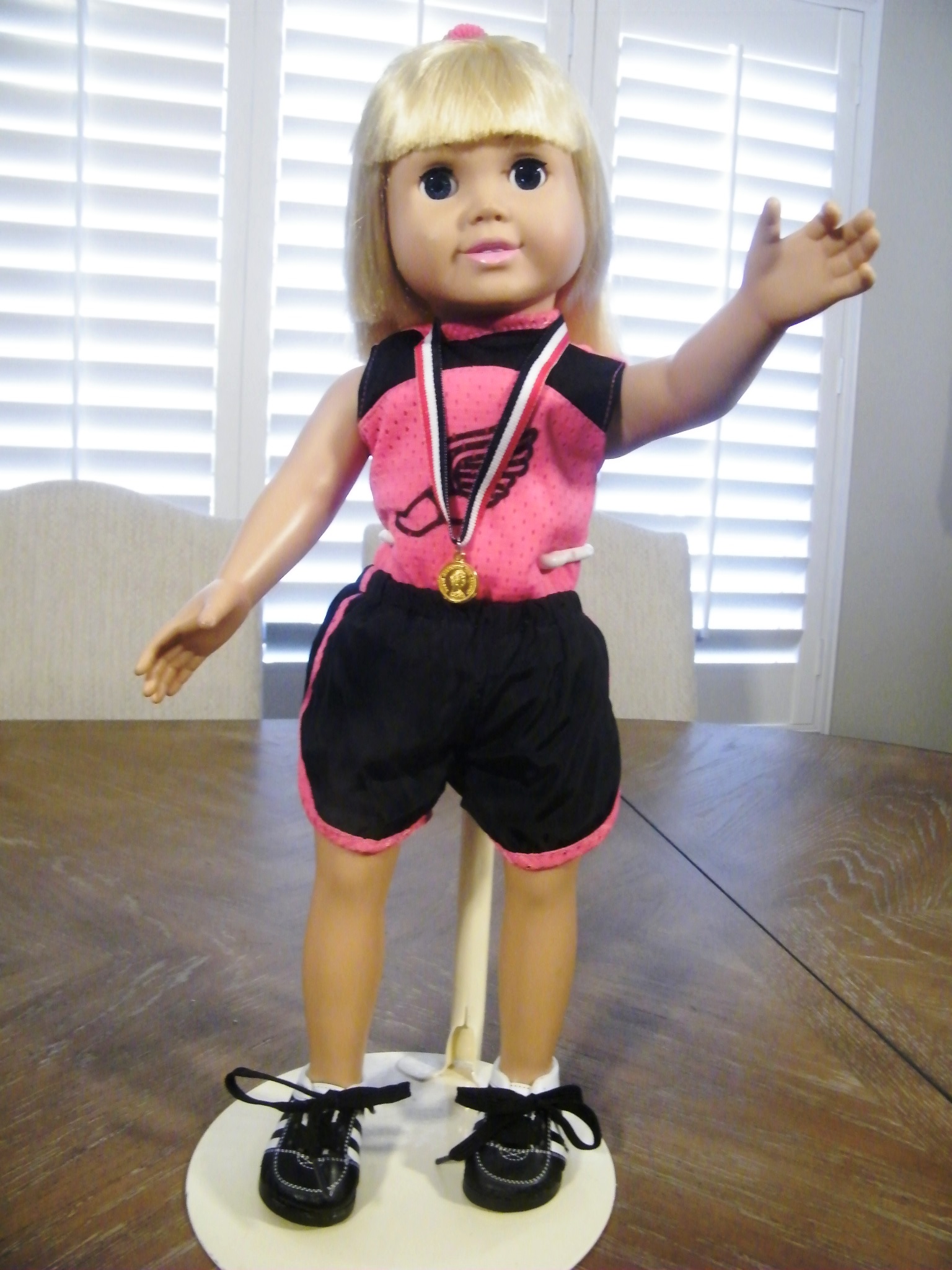 BLACK AND PINK SPORTS SET