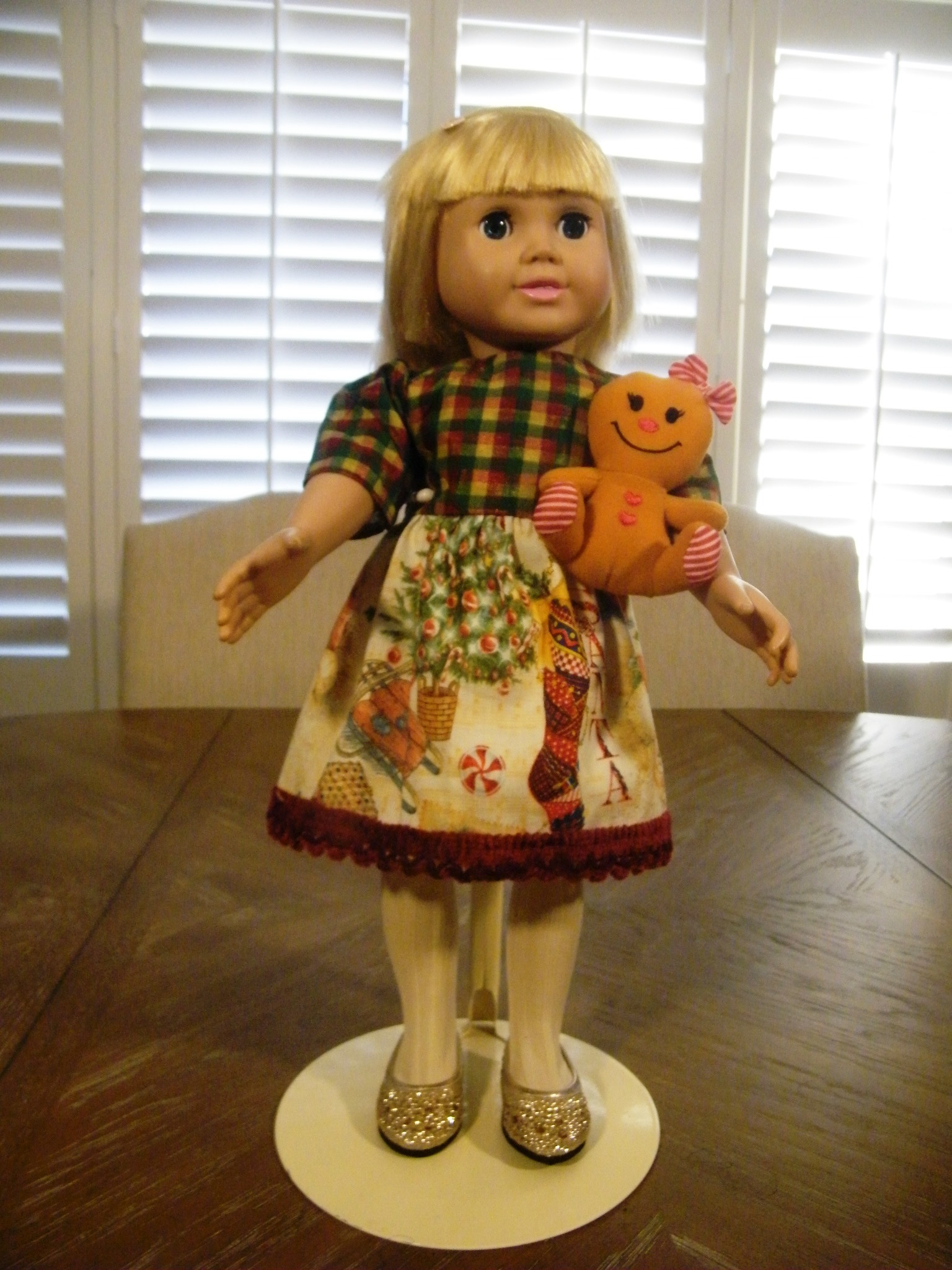 CHRISTMAS DRESS W/GINGER BREAD TOY