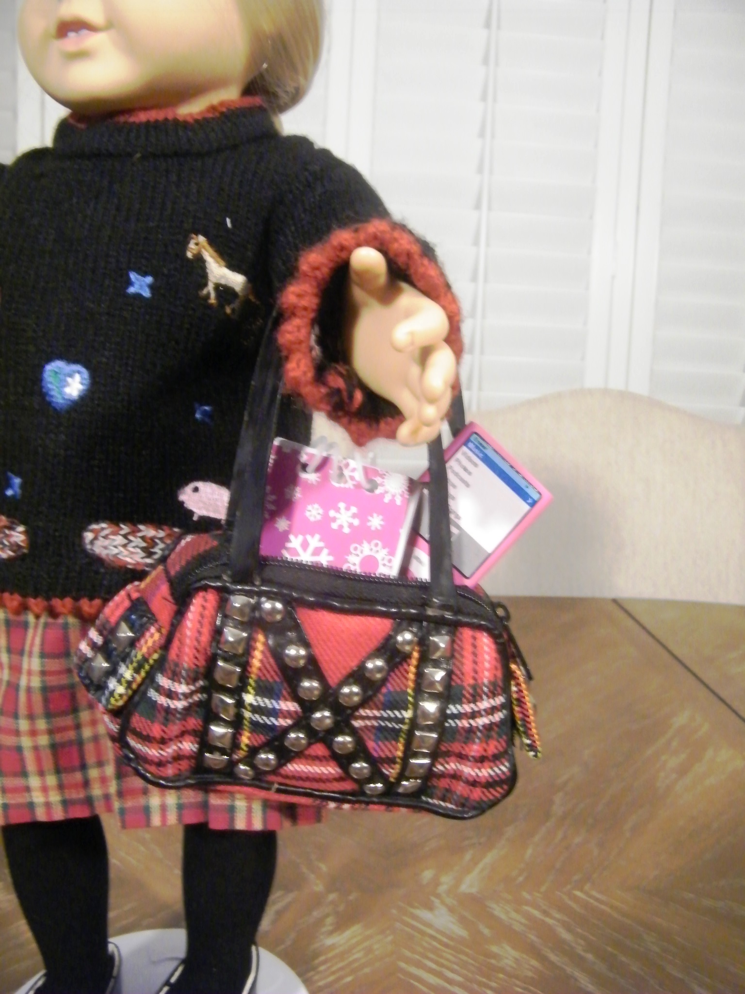 BLACK BARNYARD SWEATER SET W/SKATEBOARDING CAT