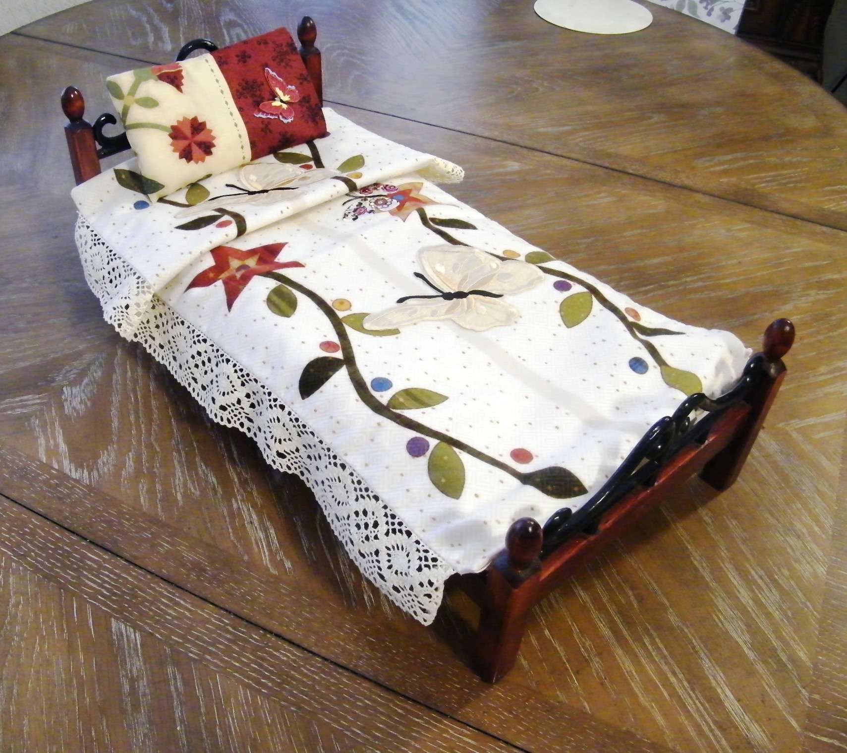 BUTTERFLY BEDSPREAD AND MATRESS