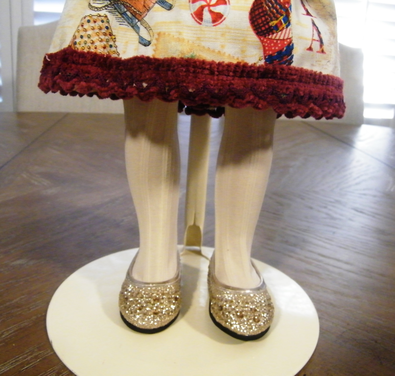 CHRISTMAS DRESS W/GINGER BREAD TOY