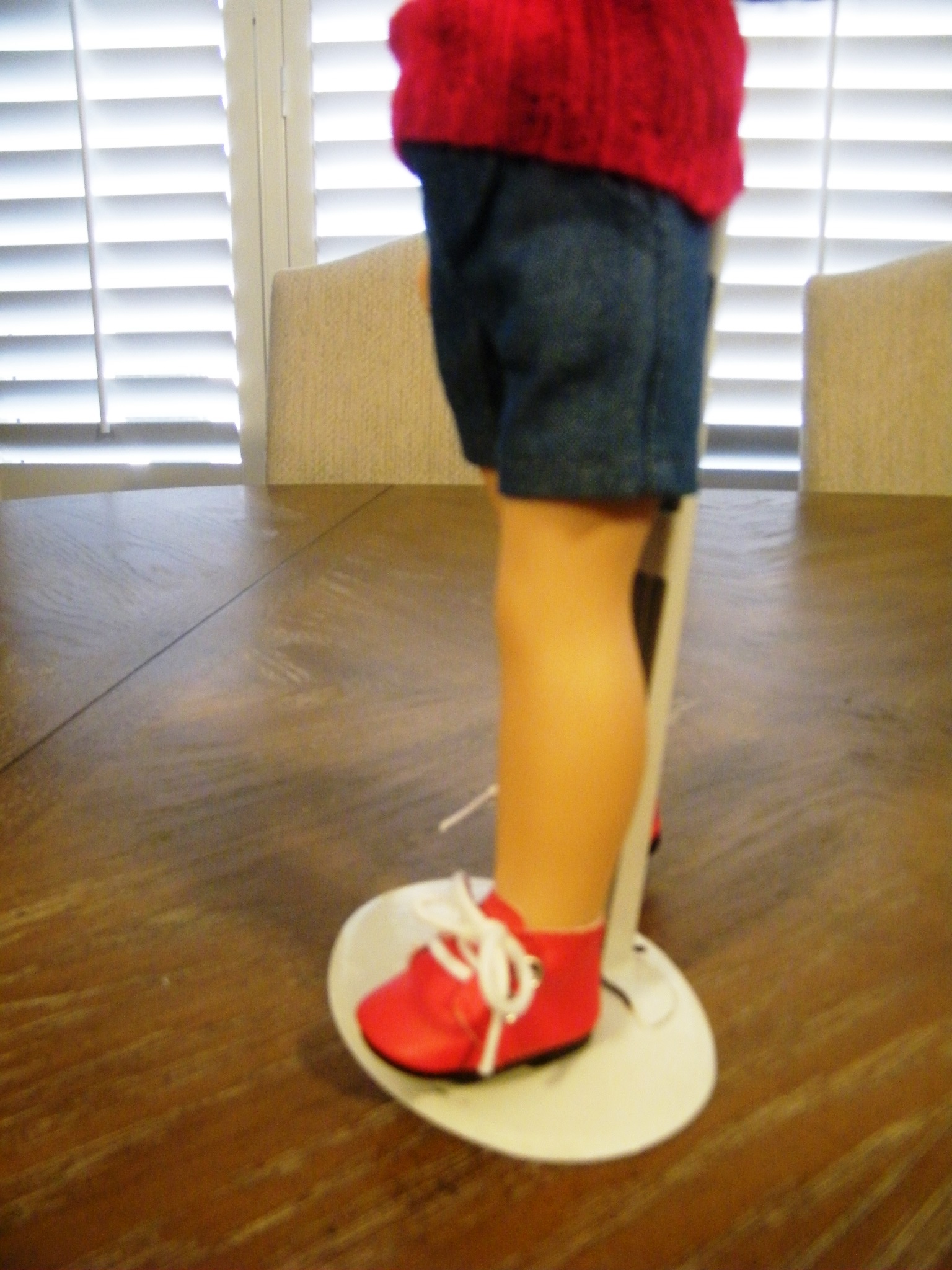RED SWEATER W/CHRISTMAS SCARF