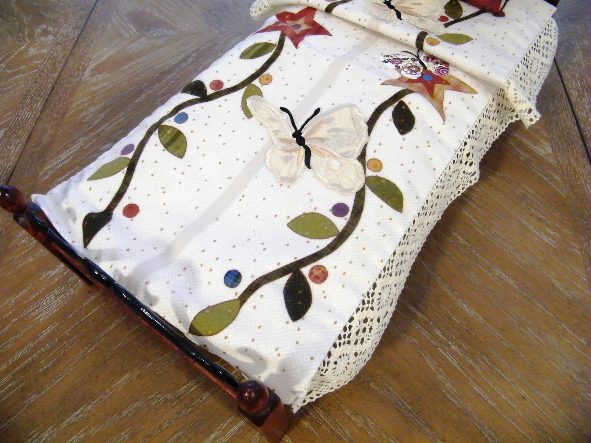 BUTTERFLY BEDSPREAD AND MATRESS