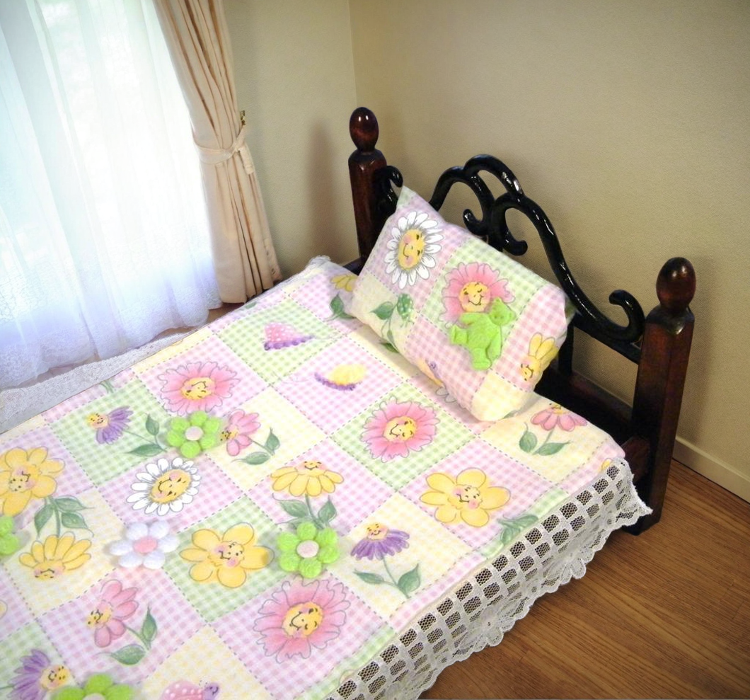 FLORAL 18 INCH BEDSPREAD W/MATRESS