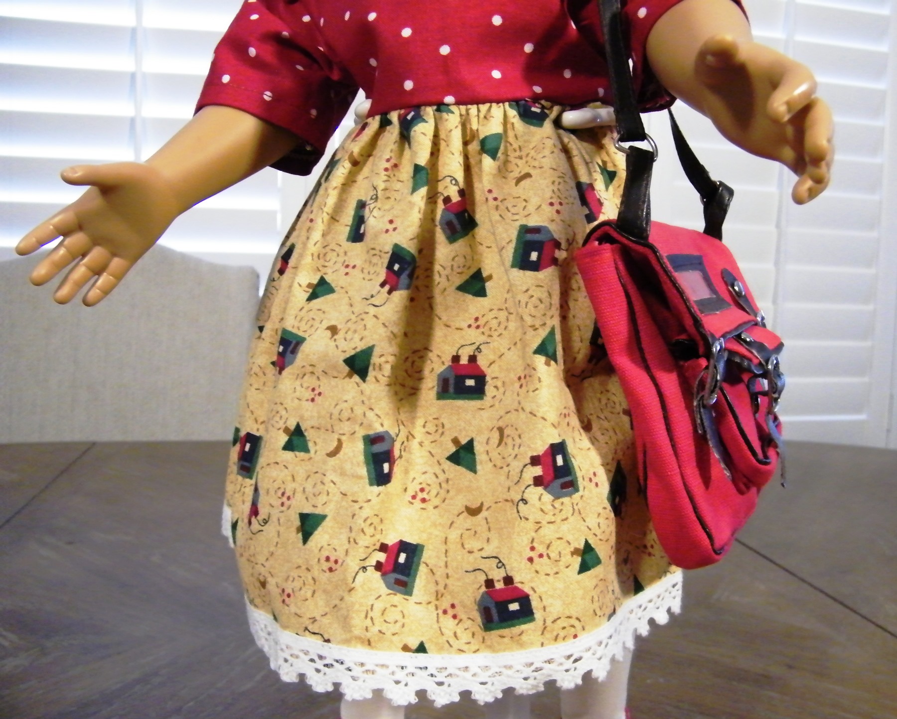 RED SCHOOL DRESS\RED SCHOOL BACKPACK