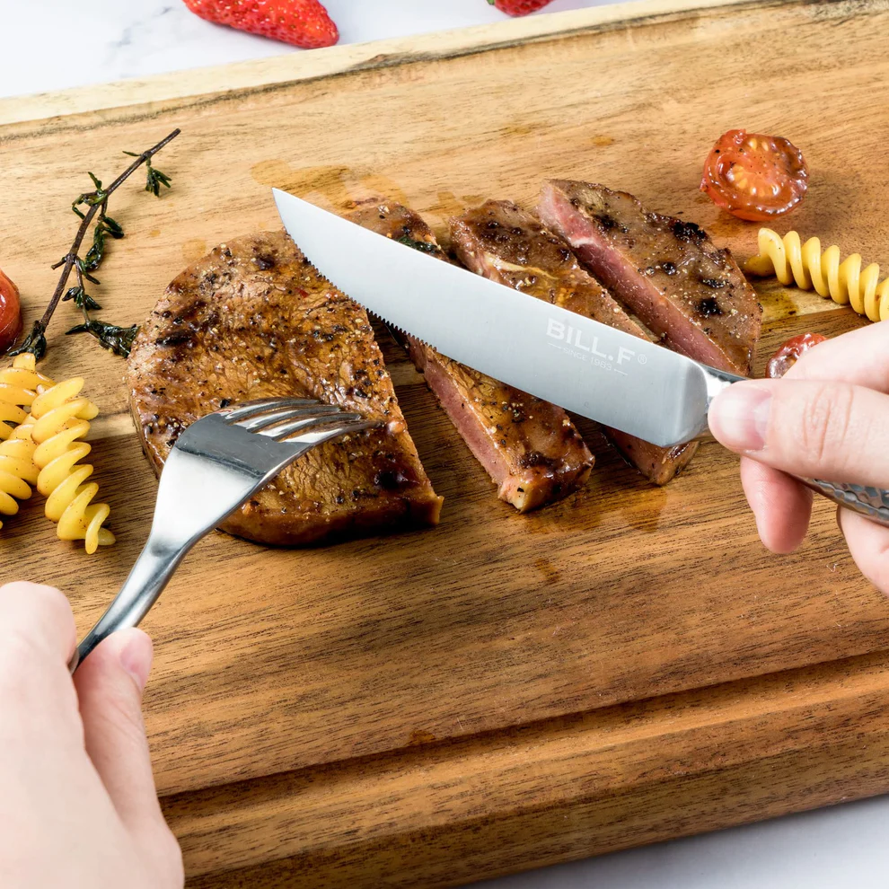 Steak Knives, Serrated Steak Knives Set of 4, Premium Stainless Steel Steak Knife Set, Super Sharp Serrated Steak Knife with Gift Box