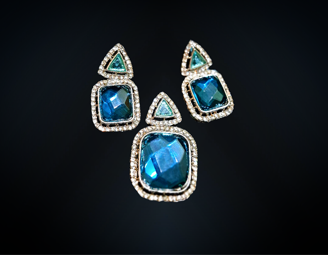 Zircon feroza locket set