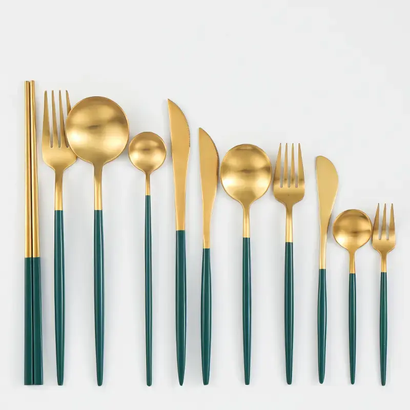 Elegant Gold Cutlery Set
