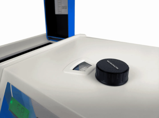 Espectrofotômetro Luz Visivel 330-1020NM Banda 4NM - IL-120-BI