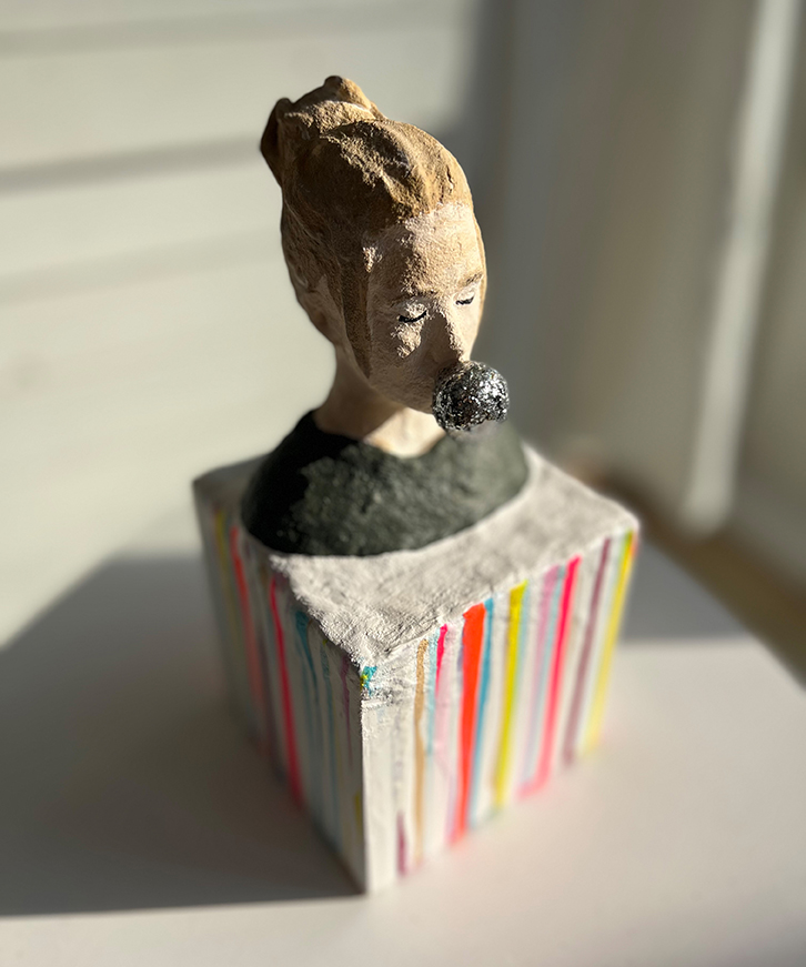 Claire (H x B x T: 22 x 10 x 10 cm)