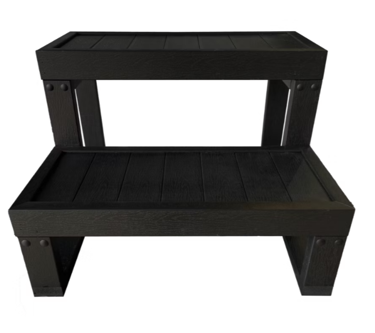 Escalera de dos peldaños de madera